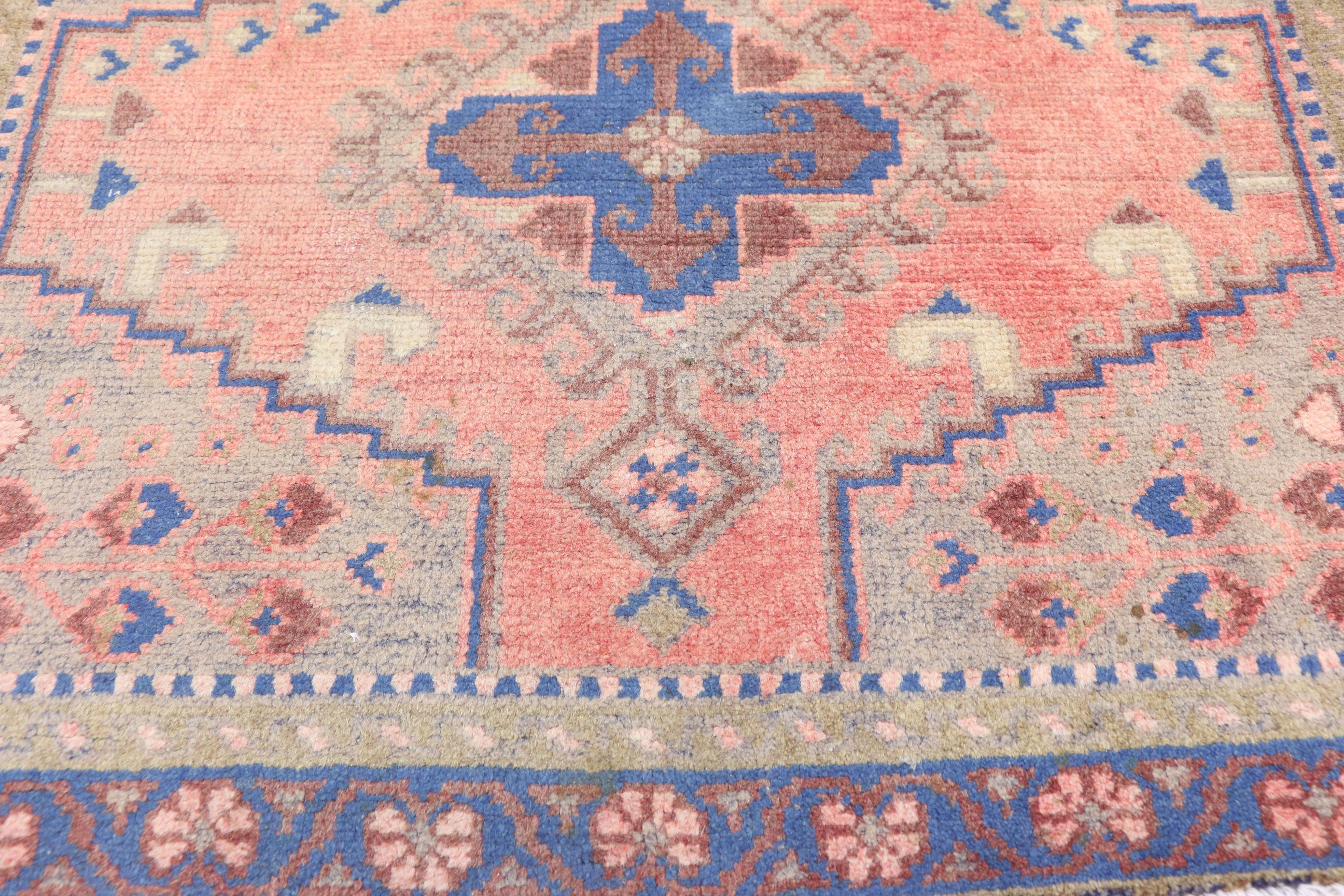 Vintage Persian Viss Accent Rug with Eclectic Bohemian Tribal Style In Good Condition For Sale In Dallas, TX