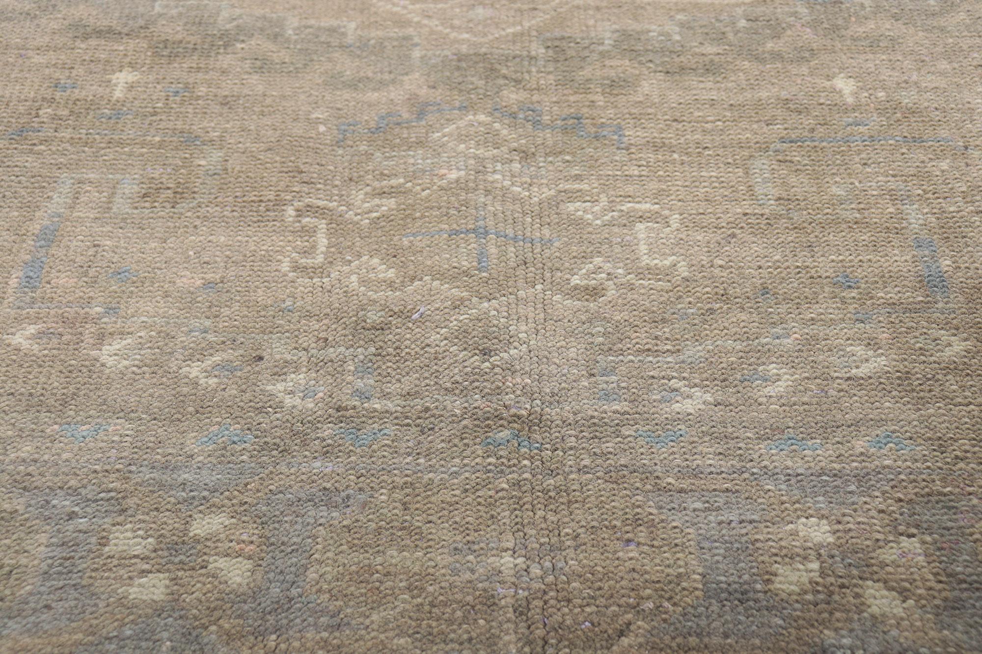 1960er Jahre Gedämpfter persischer Viss-Teppich mit traditionellem Stil im Zustand „Starke Gebrauchsspuren“ im Angebot in Dallas, TX