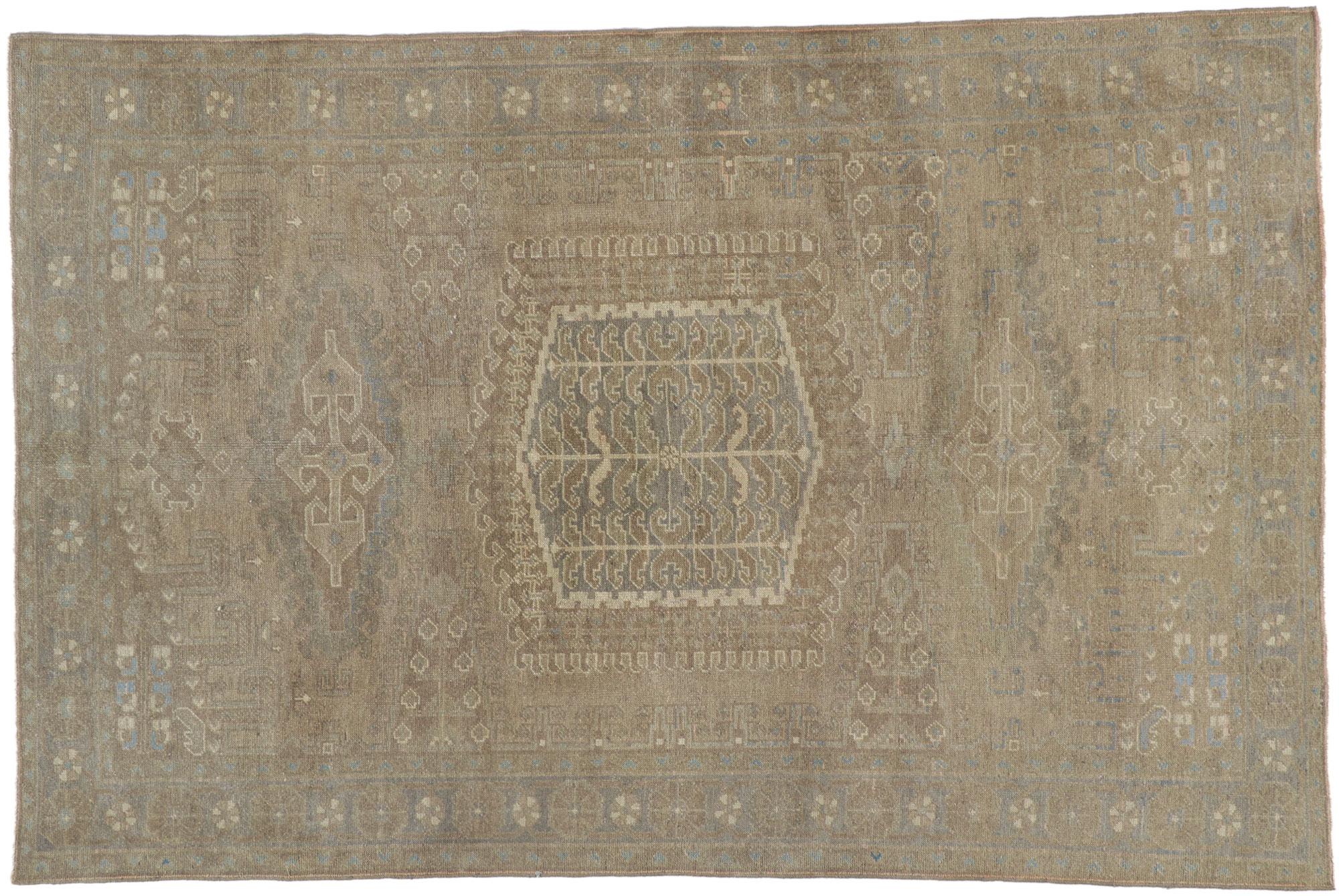 1960er Jahre Gedämpfter persischer Viss-Teppich mit traditionellem Stil im Angebot 2