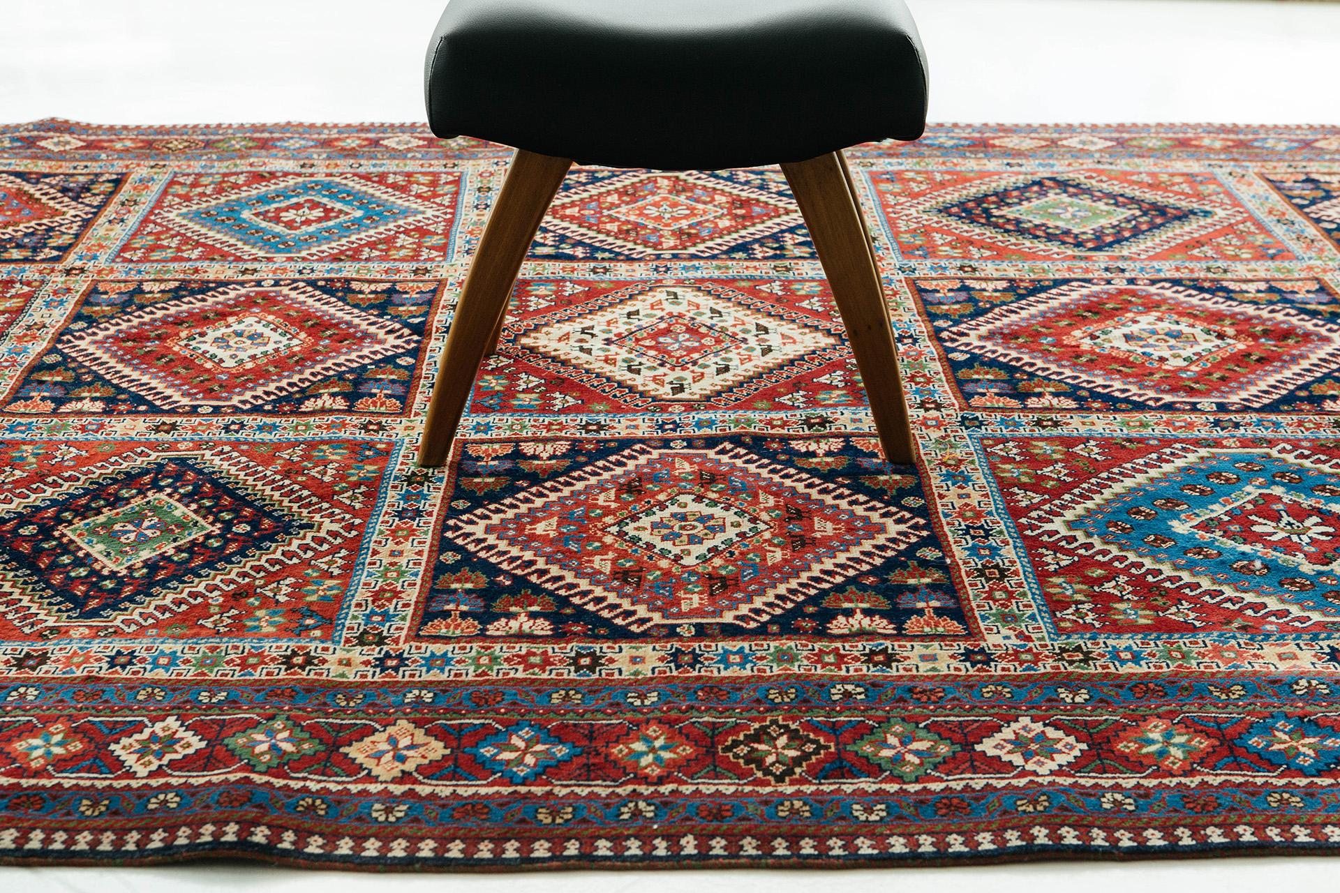 Alter persischer Yalameh Shiraz-Teppich (20. Jahrhundert) im Angebot