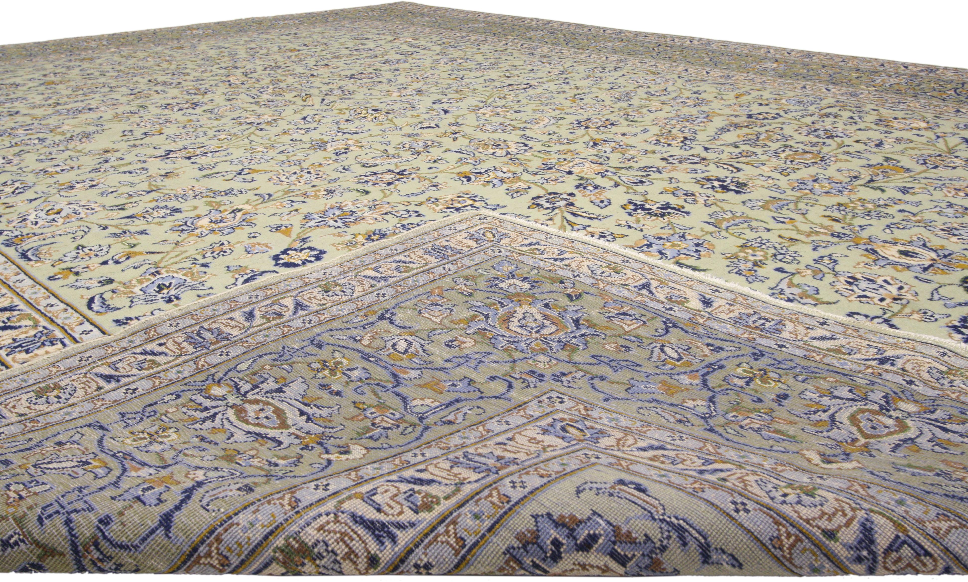 Altpersischer Yazd-Teppich im französischen Landhausstil (20. Jahrhundert) im Angebot