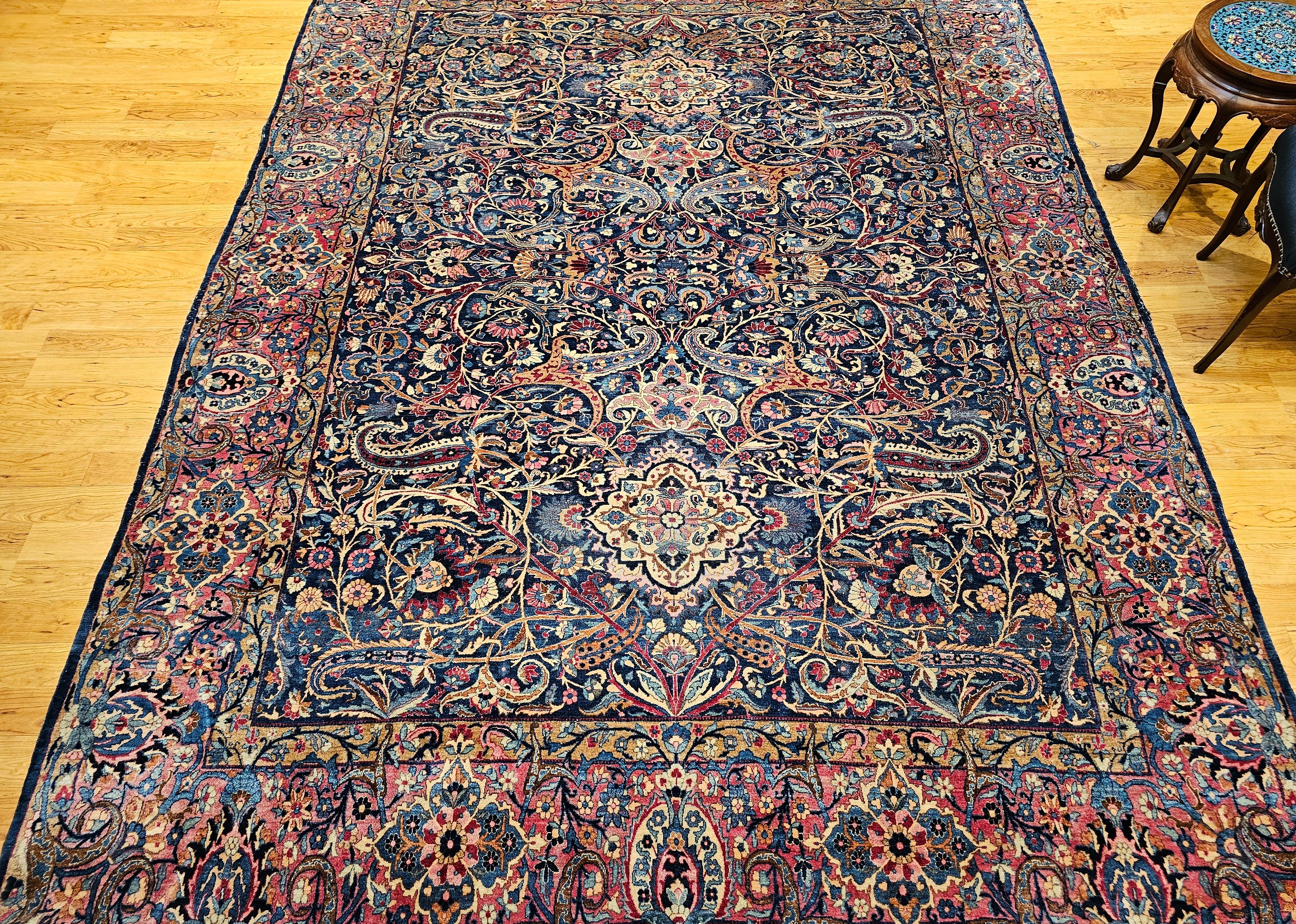 Persischer Yazd Vintage-Teppich in Zimmergröße mit Blumenmuster in Marineblau, Blau, Rot im Angebot 8