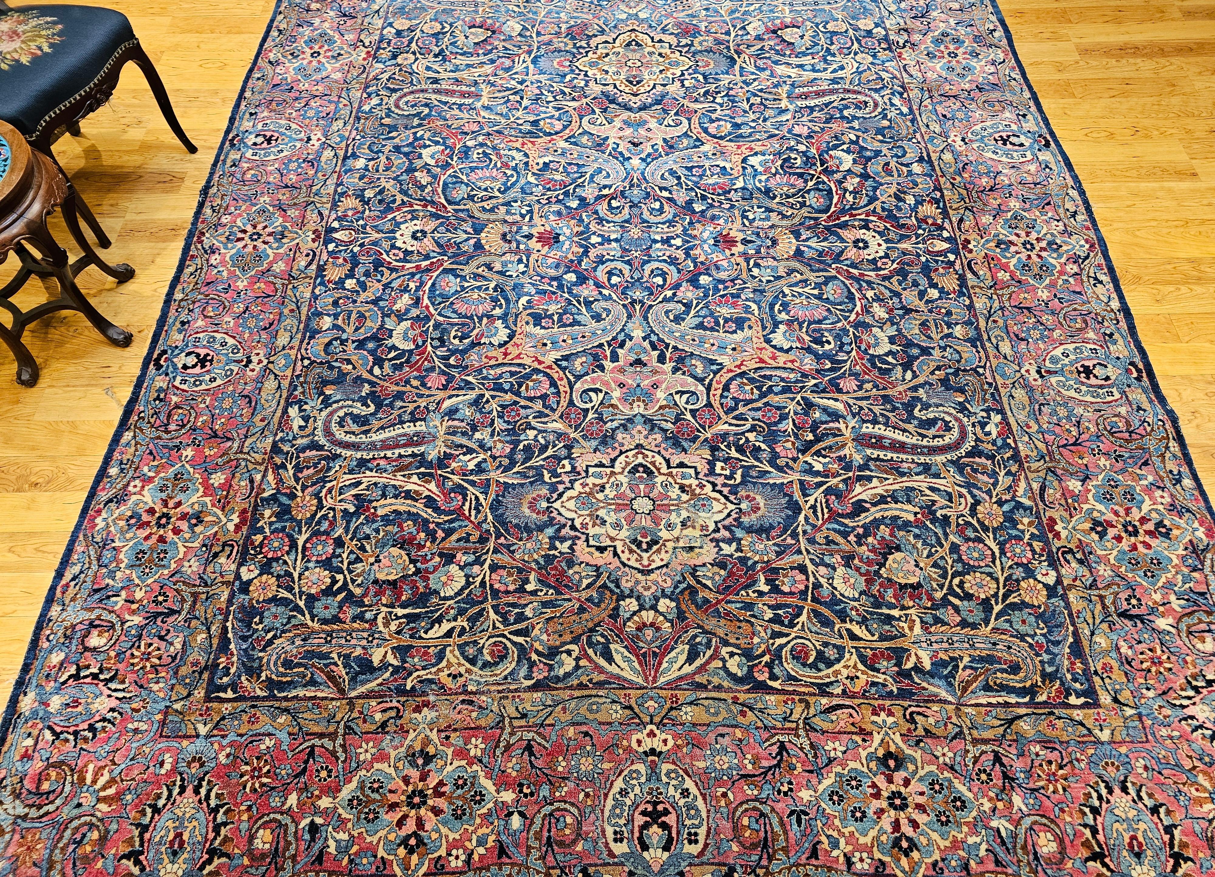 Persischer Yazd Vintage-Teppich in Zimmergröße mit Blumenmuster in Marineblau, Blau, Rot im Angebot 11