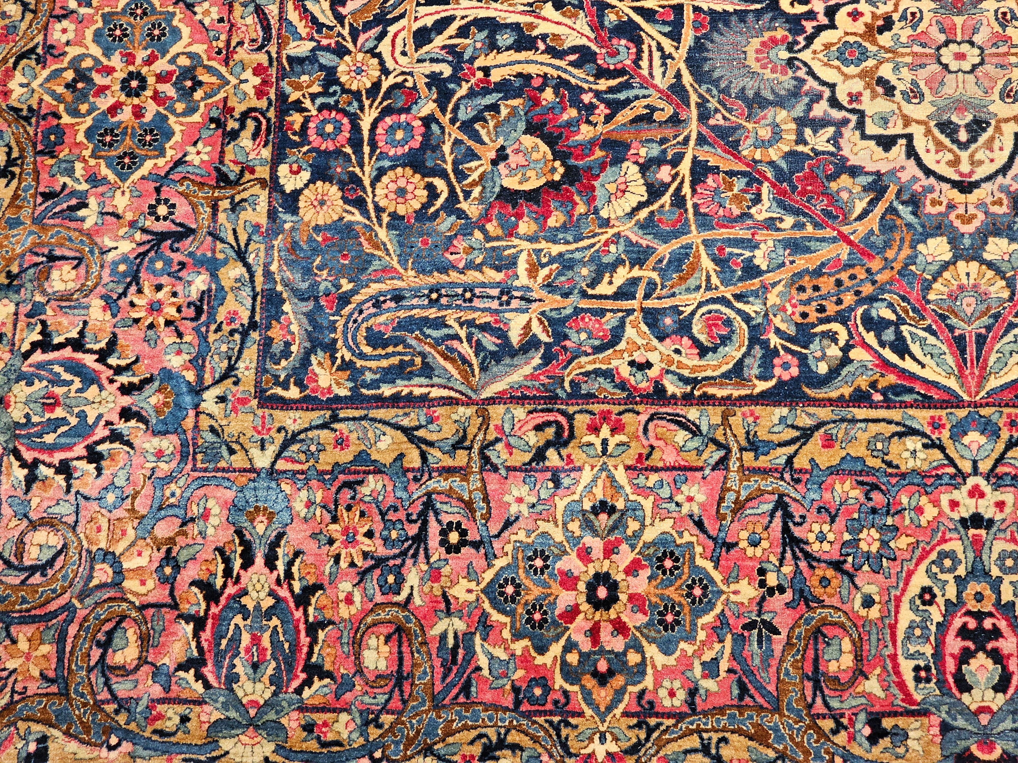 Persischer Yazd Vintage-Teppich in Zimmergröße mit Blumenmuster in Marineblau, Blau, Rot im Angebot 2