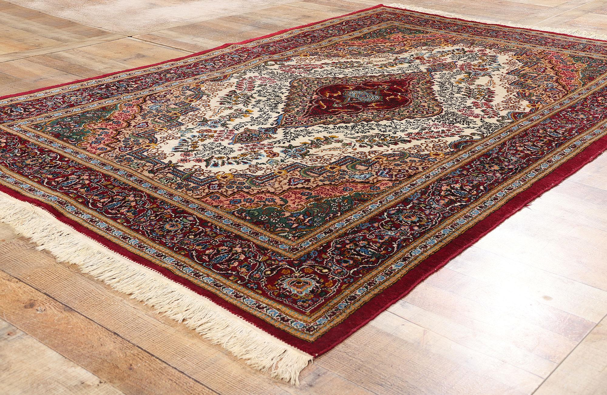 Persischer Yazd-Teppich im Vintage-Stil, 05'07 x 08'07 (Wolle) im Angebot