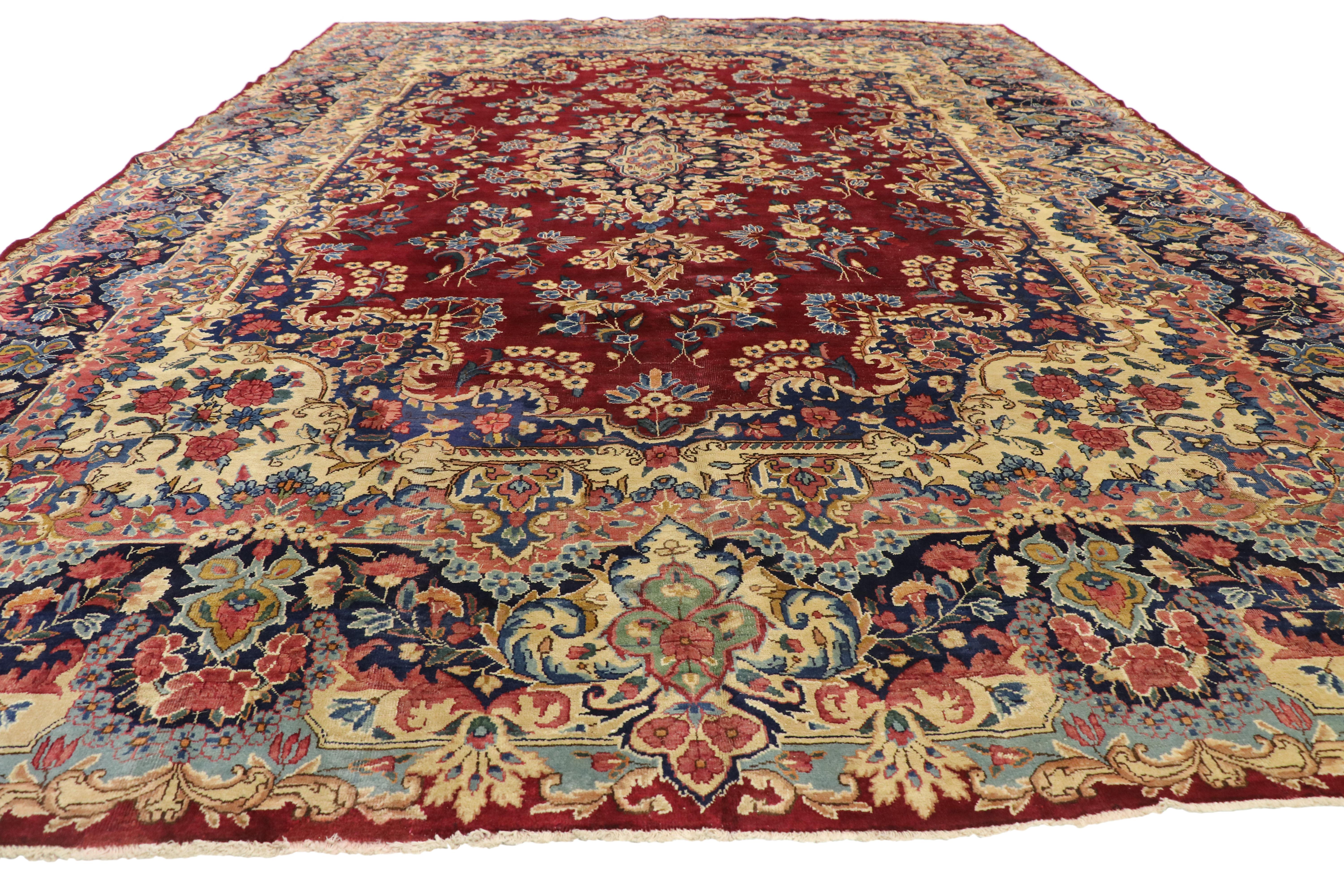 Kirman Vintage Persian Yazd Rug with Traditional English and Old World Style For Sale