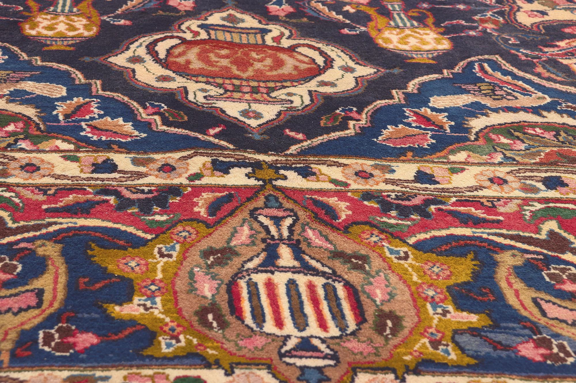Persischer Zir Khaki Mashhad-Teppich im Vintage-Stil, Jugendstil trifft weltweite Schätze im Zustand „Gut“ im Angebot in Dallas, TX