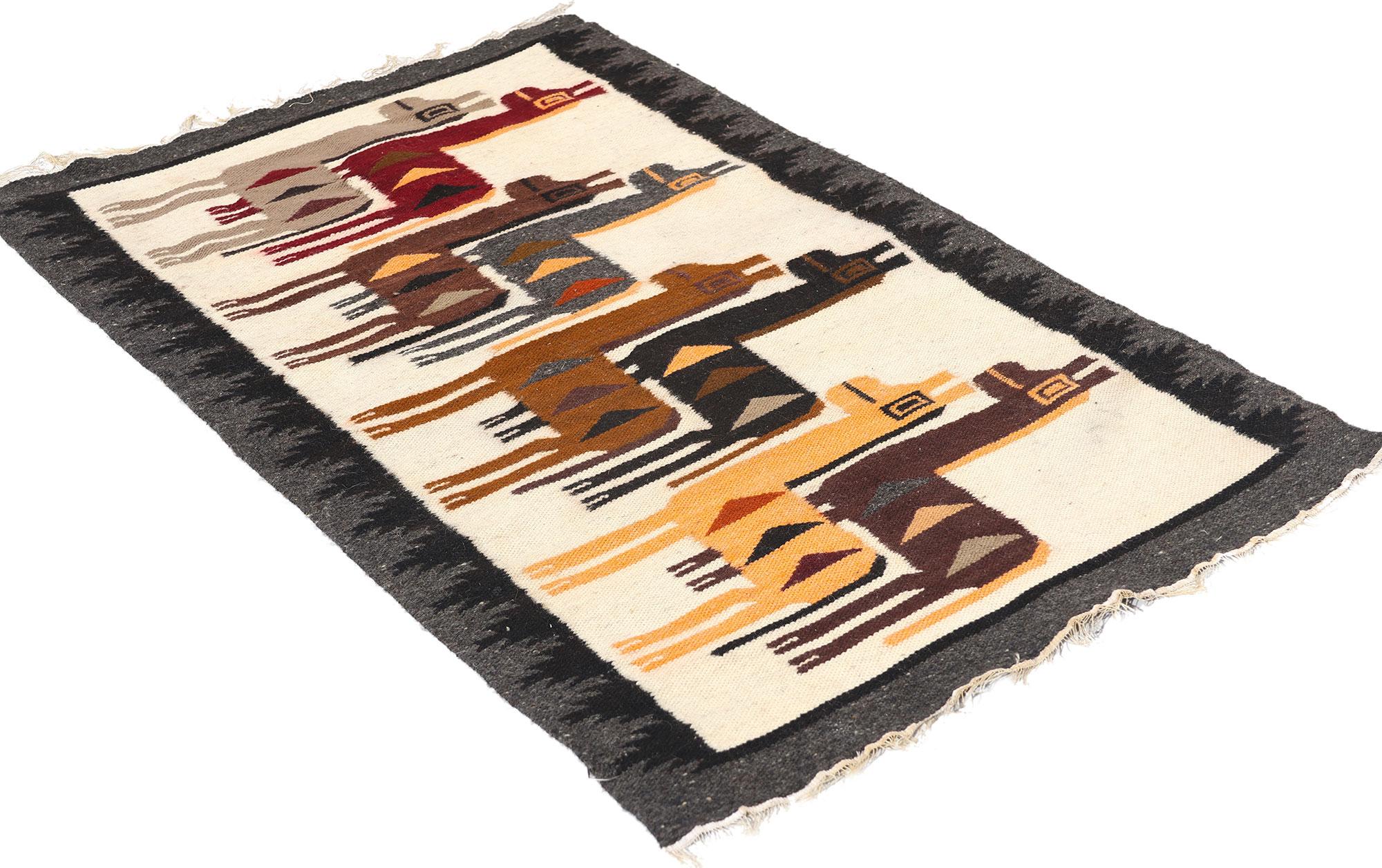 78751 Vintage Peruvian Alpaca Pictorial Kilim Rug, 02'01 x 03'03. Les tapis picturaux péruviens d'Amérique du Sud sont des textiles distinctifs originaires du Pérou, qui associent les techniques de tissage andines traditionnelles à des motifs