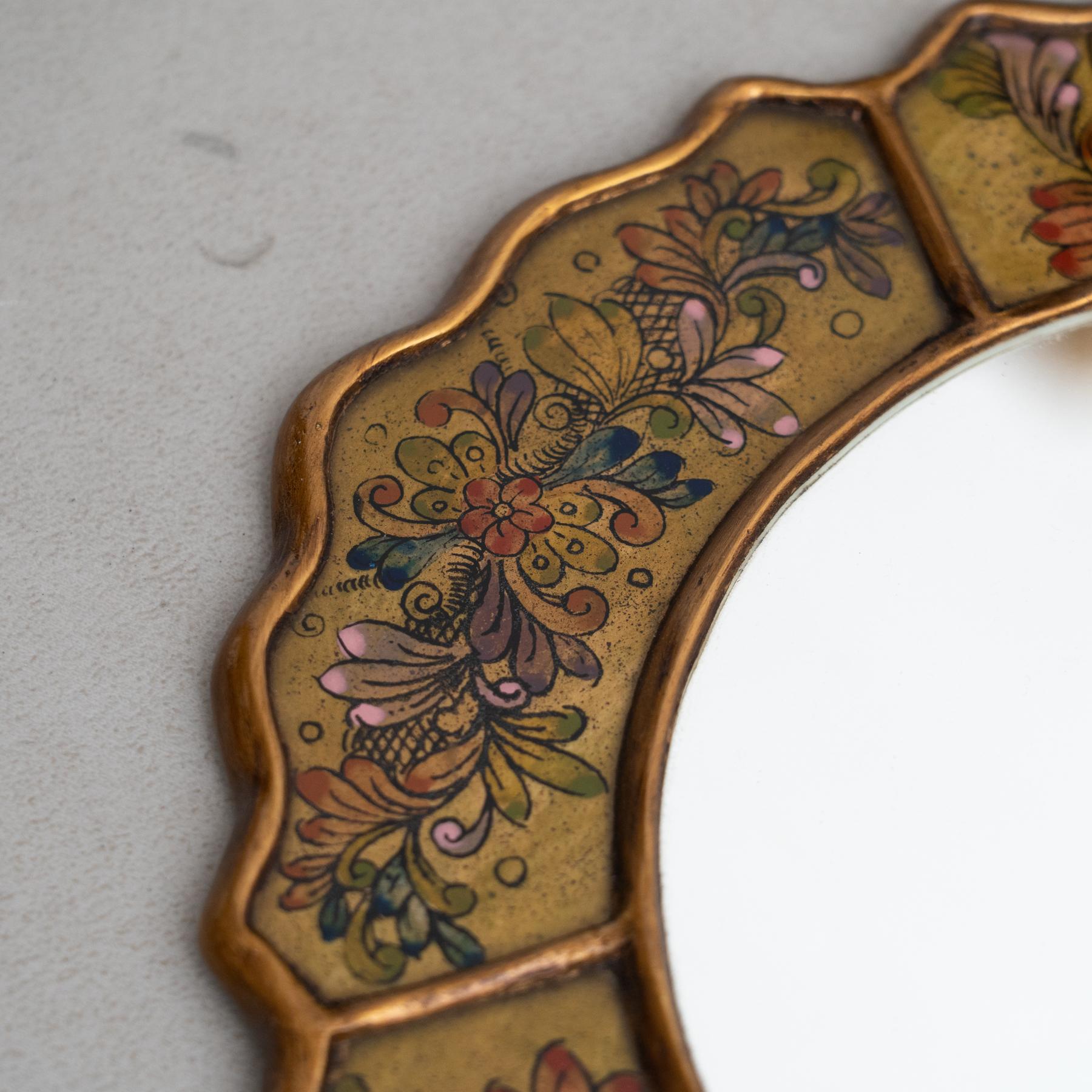 Miroir mural péruvien du milieu du siècle dernier, peint à la main en vente 4