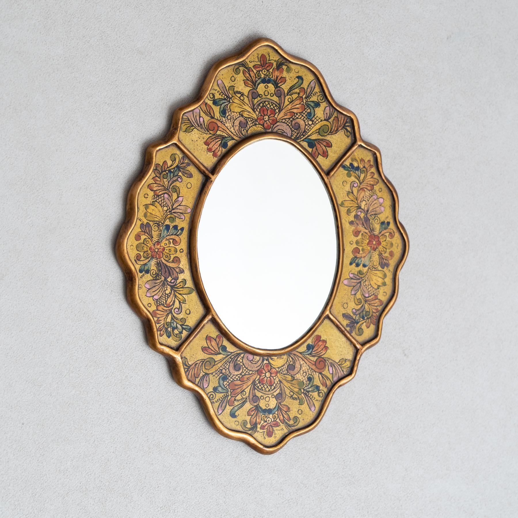 Miroir mural péruvien du milieu du siècle dernier, peint à la main en vente 1