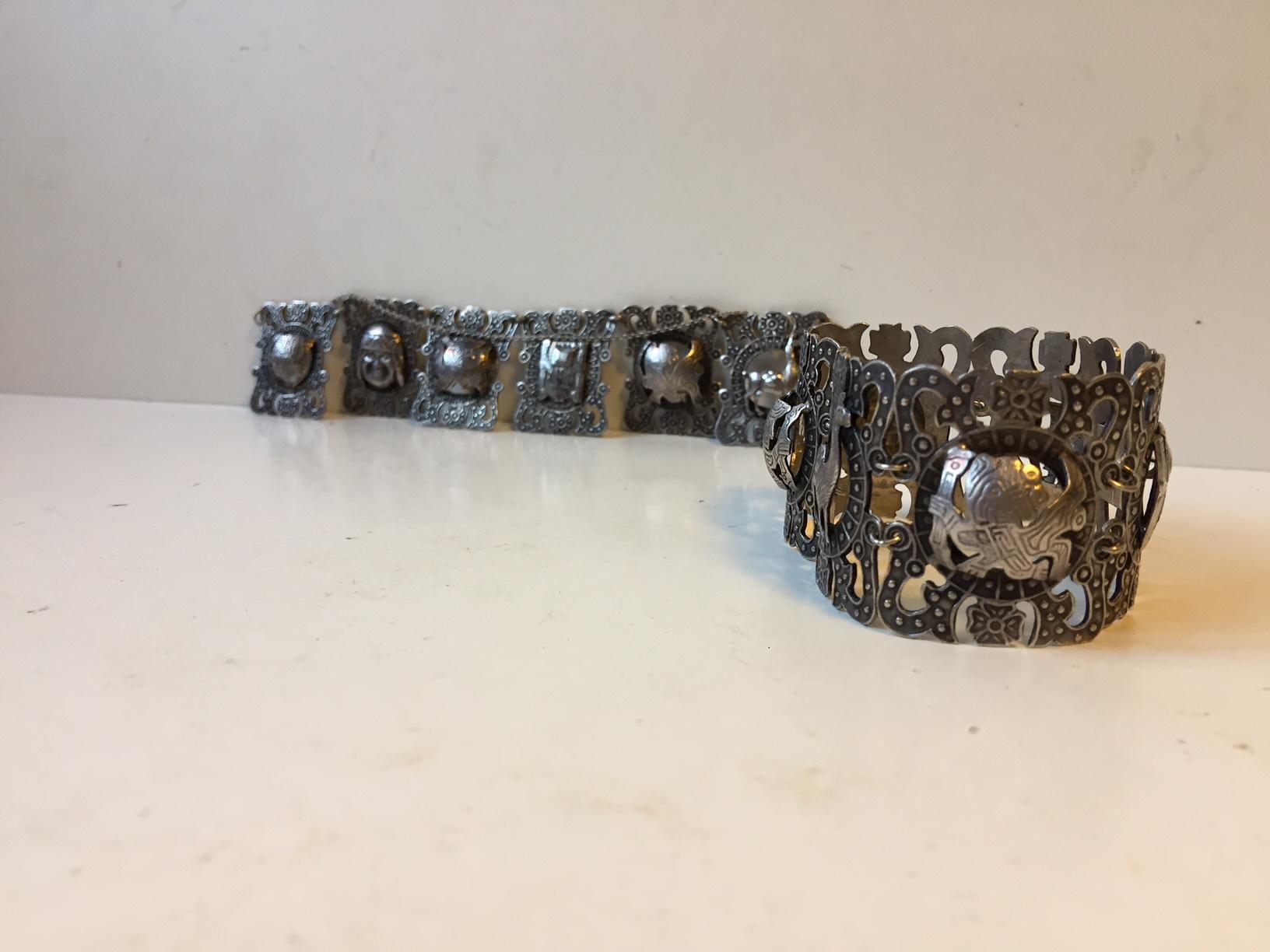 Fin du 20e siècle Bracelet et collier péruvien vintage à panneaux en argent avec décor d'encre et symboles en vente