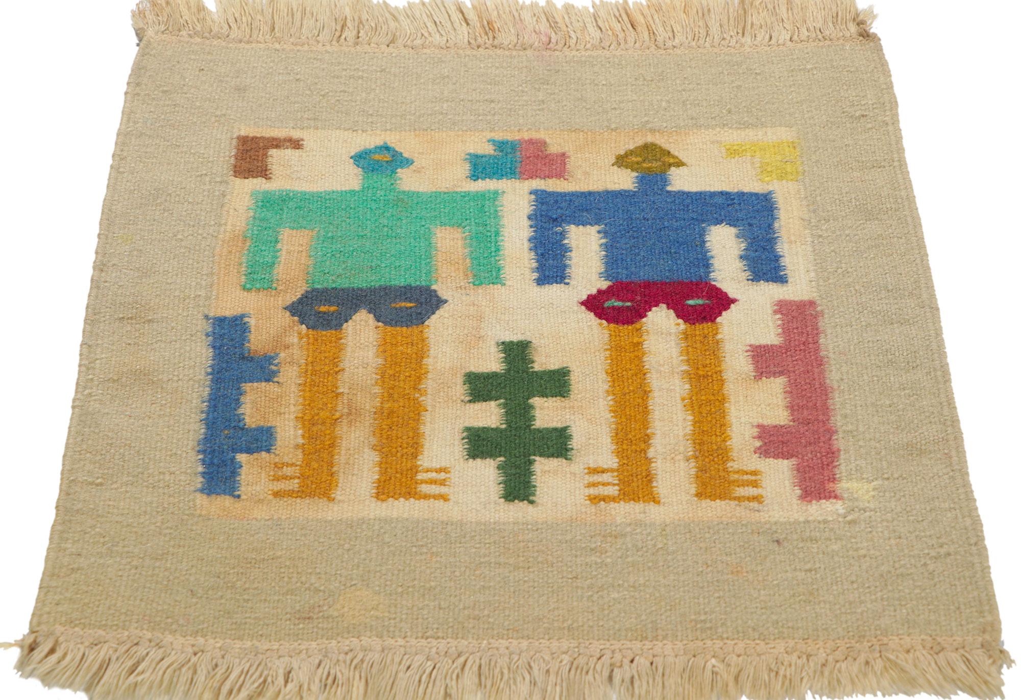 Vintage Peruvian Textile Figurative Tapestry In Good Condition For Sale In Dallas, TX
