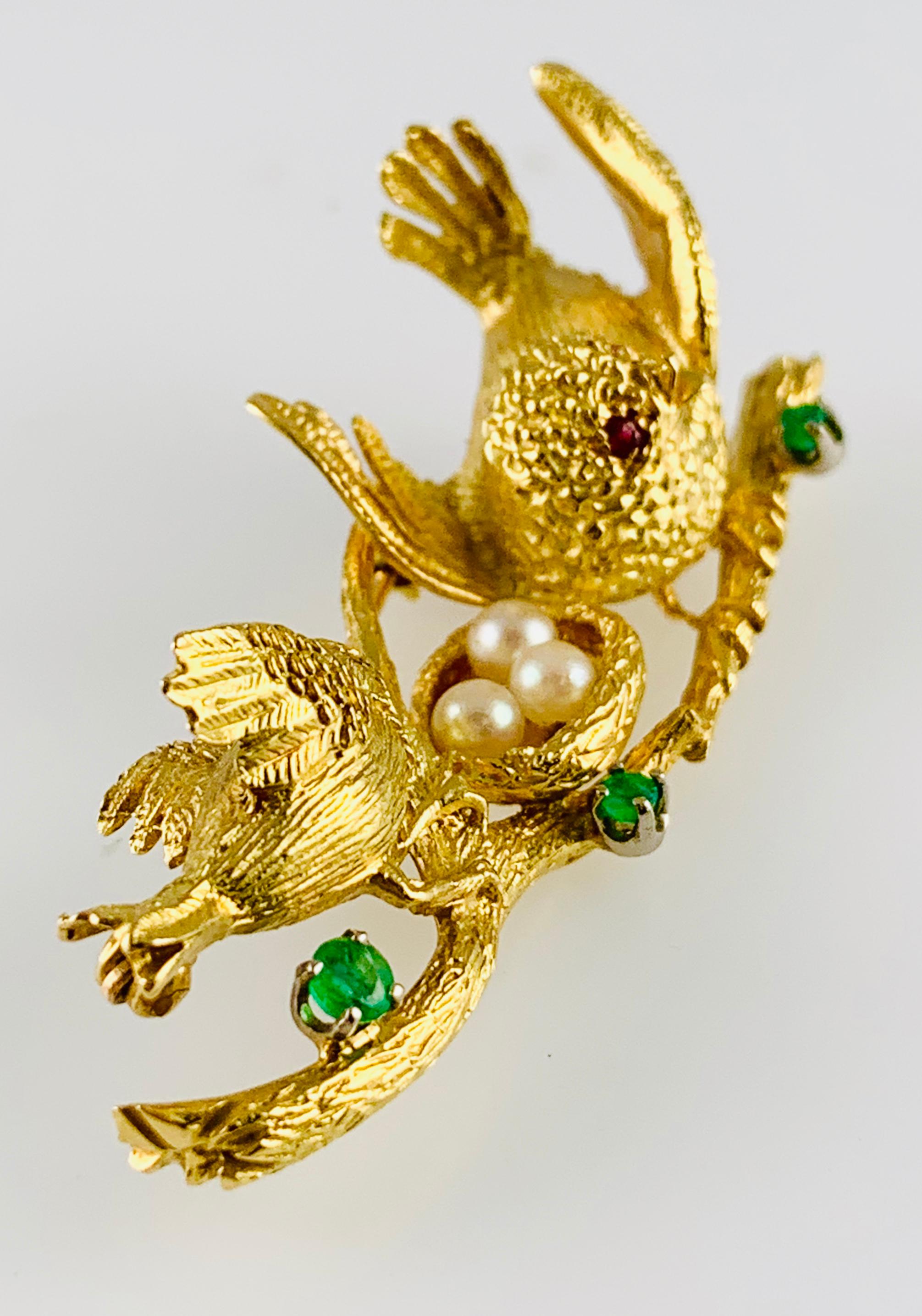 Vintage Peter Linderman 18 Karat Gold Emerald Ruby and Pearl Birds Nest Brooch In Excellent Condition In Birmingham, AL