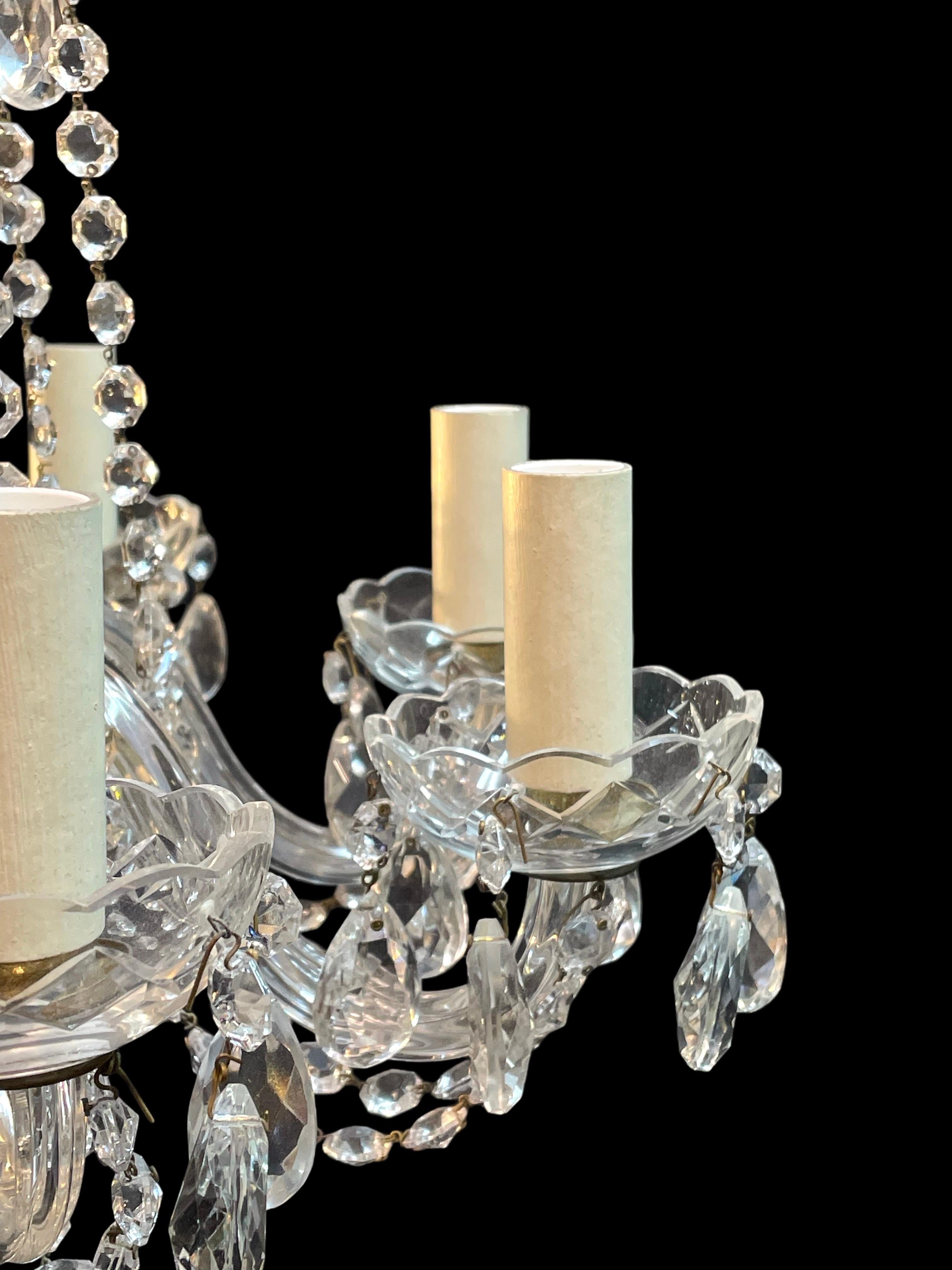 Lampadario di cristallo vintage a 8 bracci in stile boemo In condizioni buone in vendita a London, GB