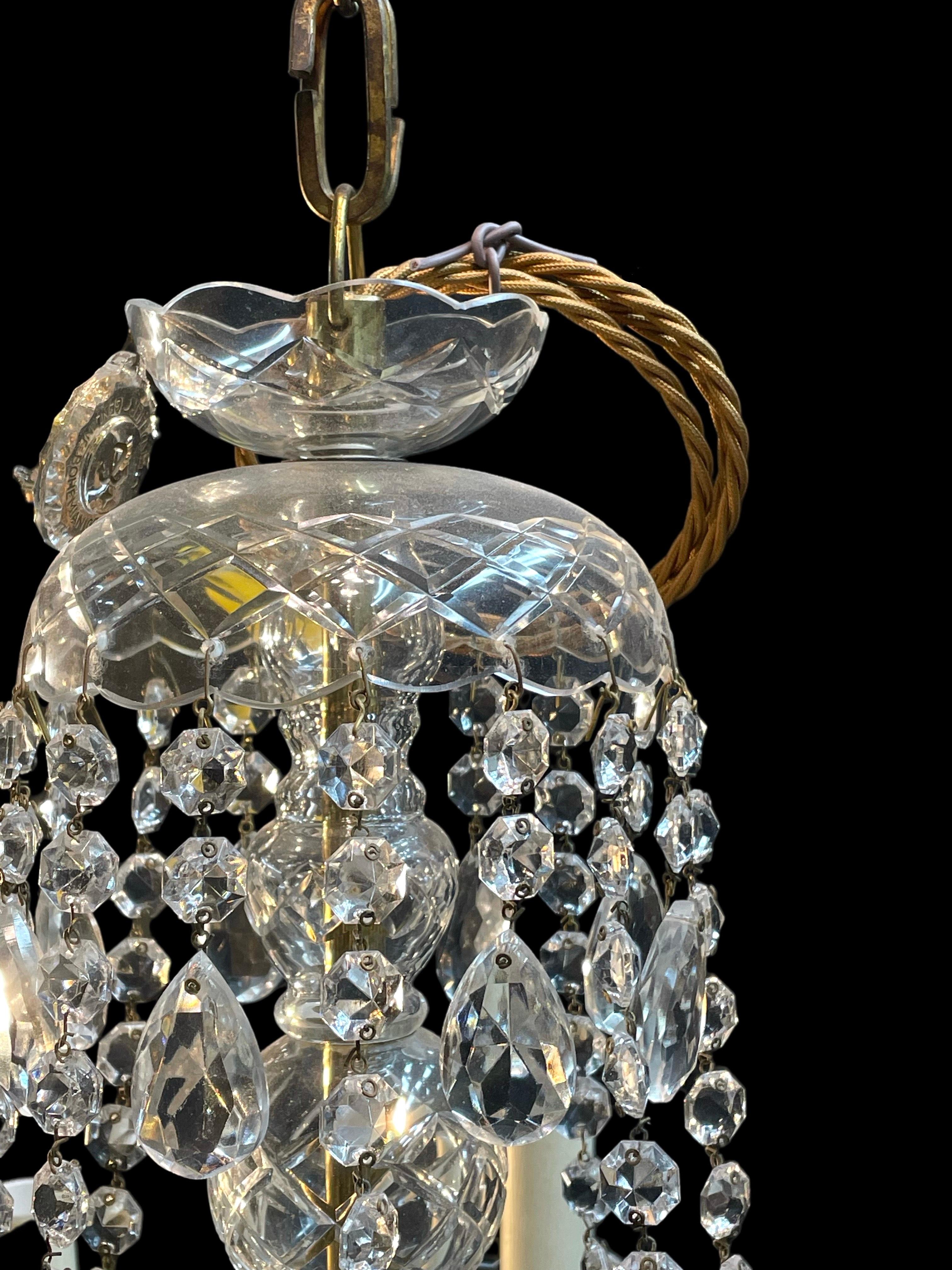 XVIII secolo Lampadario di cristallo vintage a 8 bracci in stile boemo in vendita