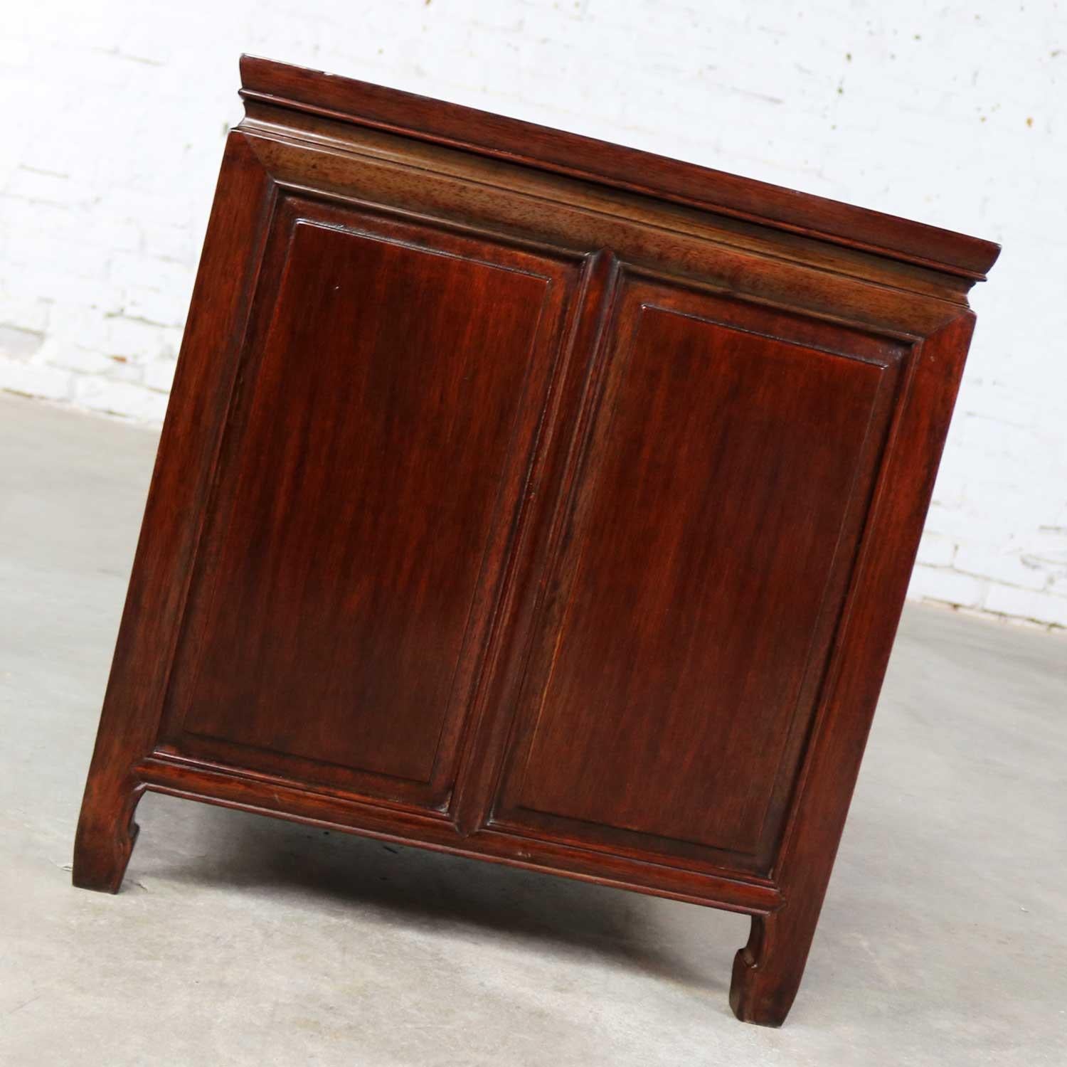 Vintage Petite Asian Rosewood Square End Table Cabinet Style George Zee of Hong  In Good Condition In Topeka, KS