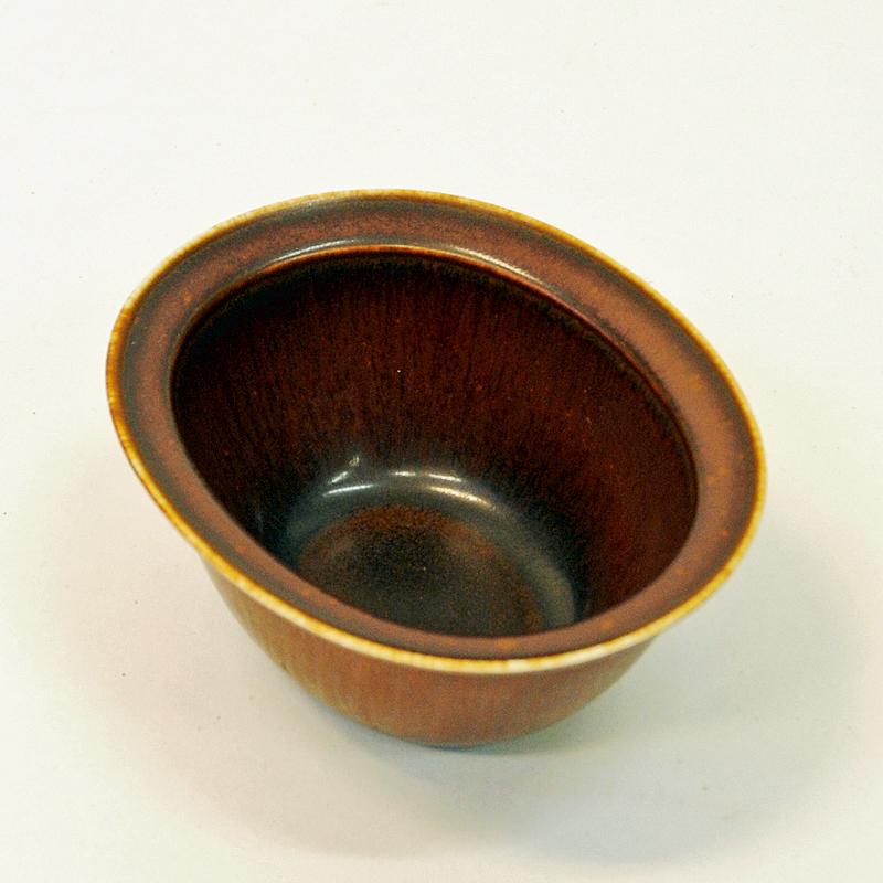 Swedish Vintage Petite Ceramic Bowl by Gunnar Nylund, 1950s Rörstrand, Sweden For Sale