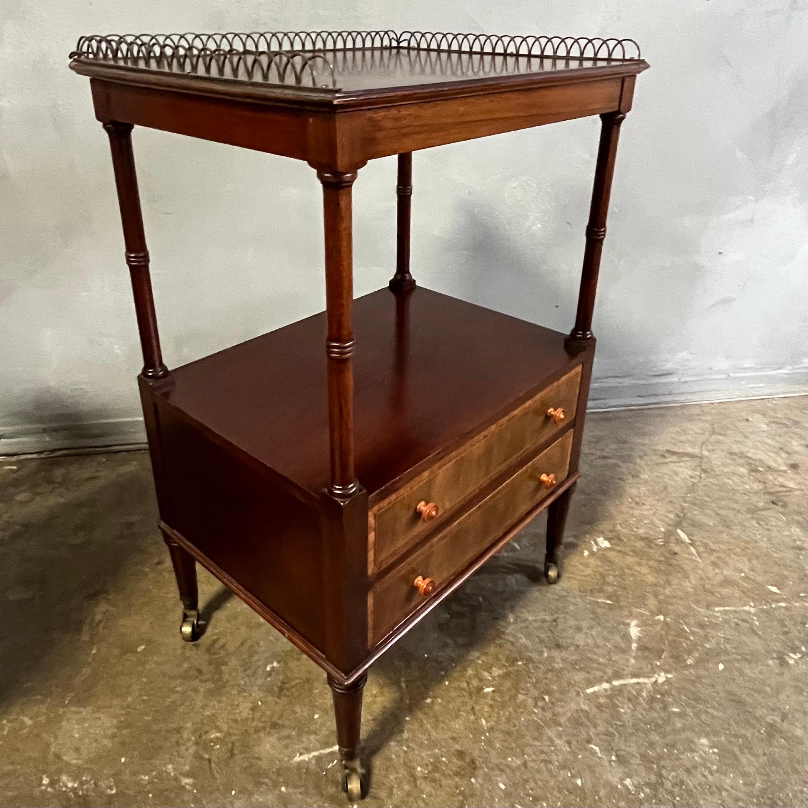 Vintage Petite Federal Style Mahogany Bedside Tables 7