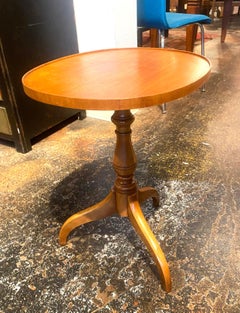 Vintage Petite Oval Side Accent Table