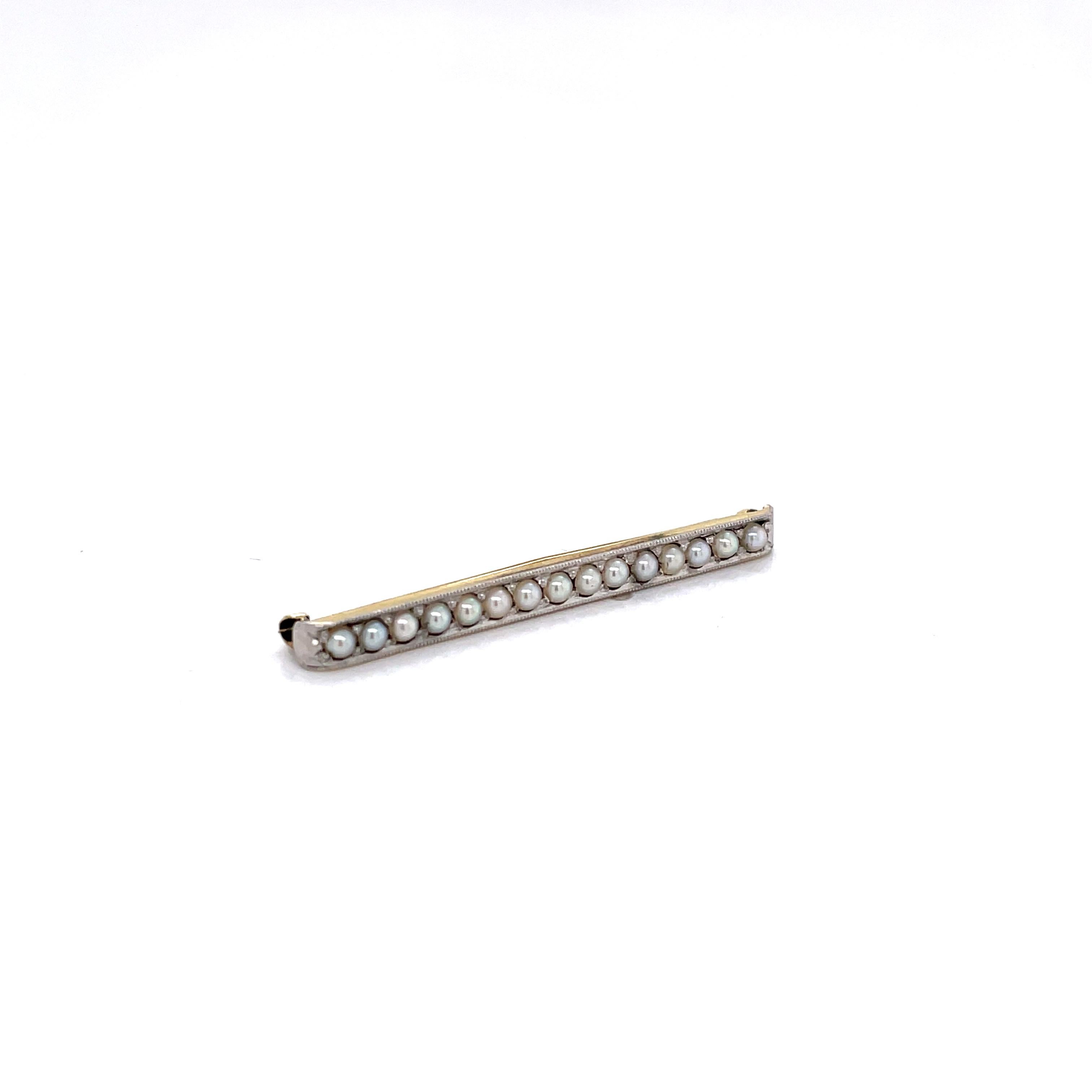Round Cut Vintage Petite Pearl Gold Bar Pin Brooch For Sale