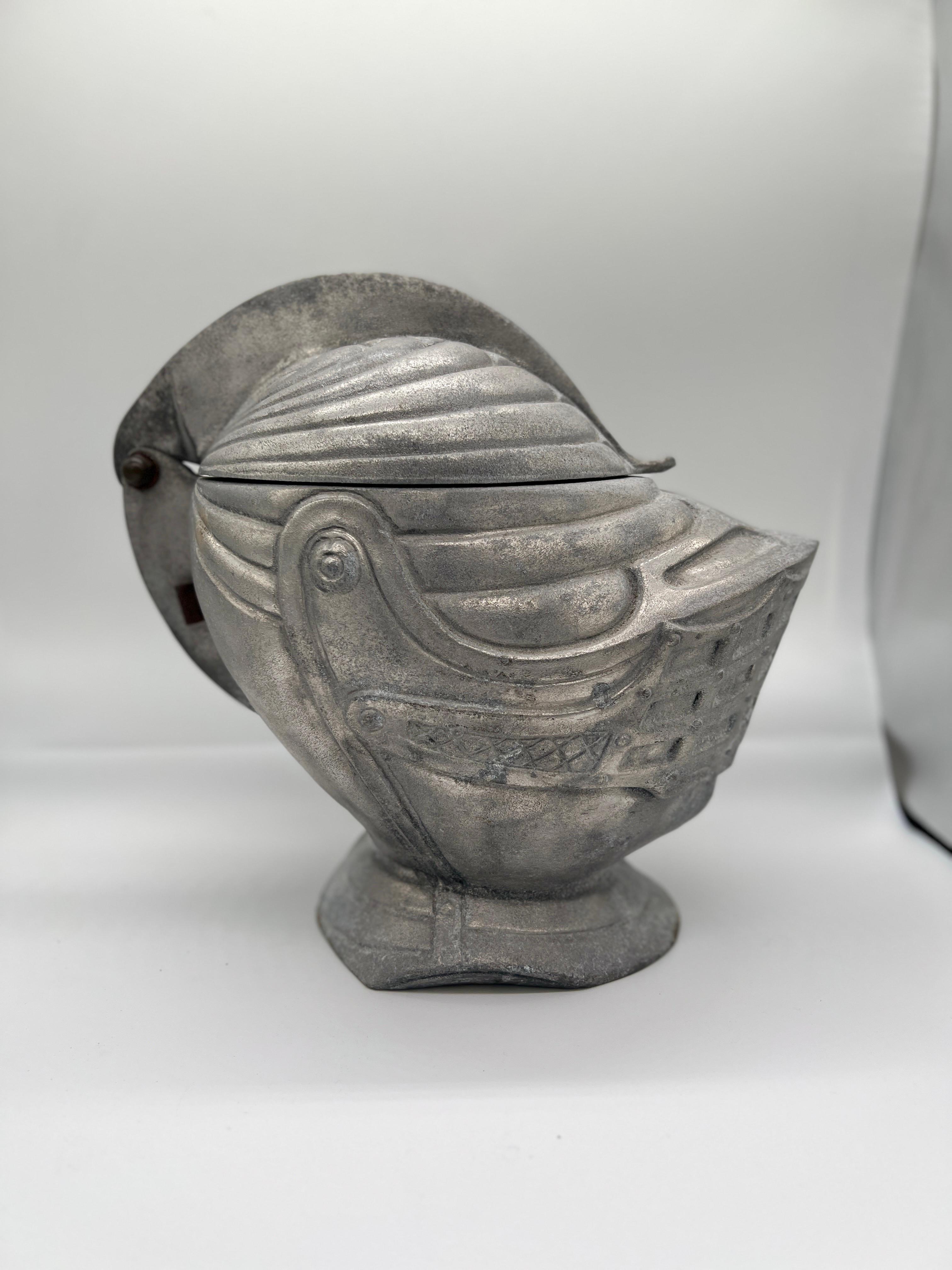 Vintage Pewter Knight’s Helmet Ice Bucket In Good Condition For Sale In Atlanta, GA