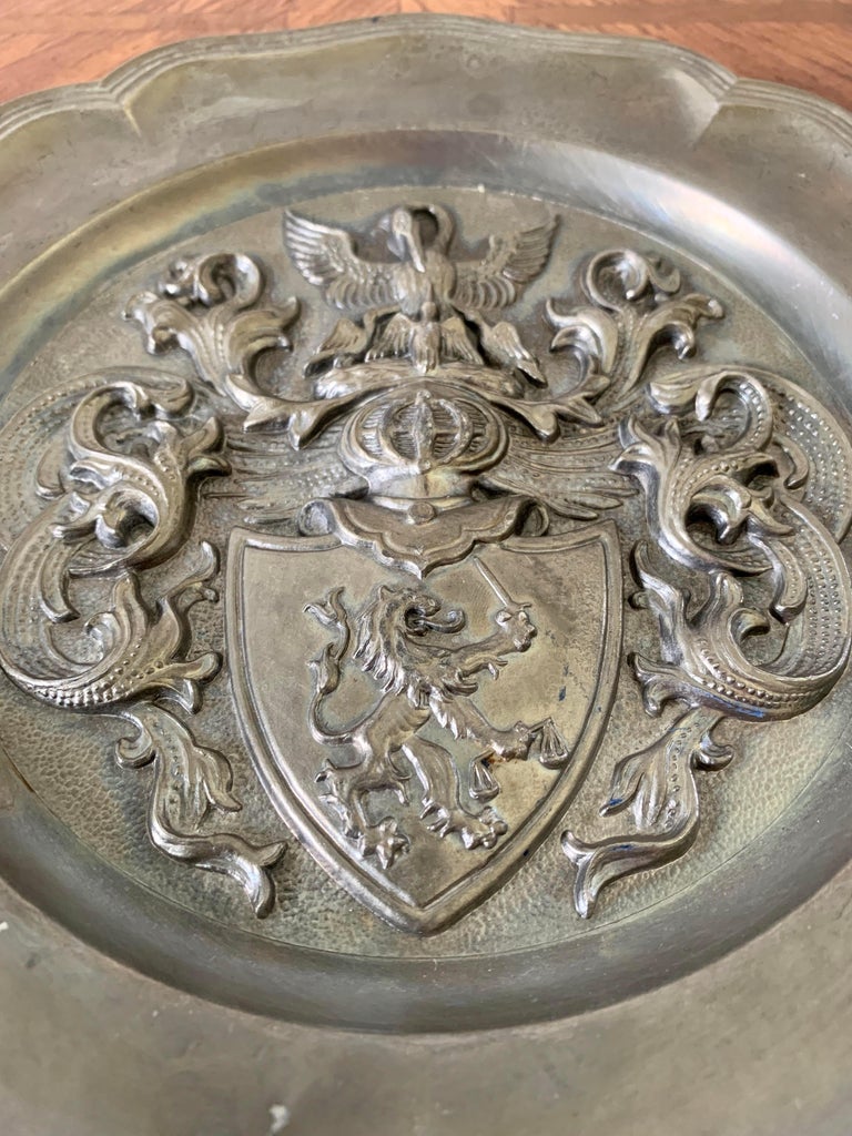 Vintage Pewter Wall Plate with Crest For Sale at 1stDibs