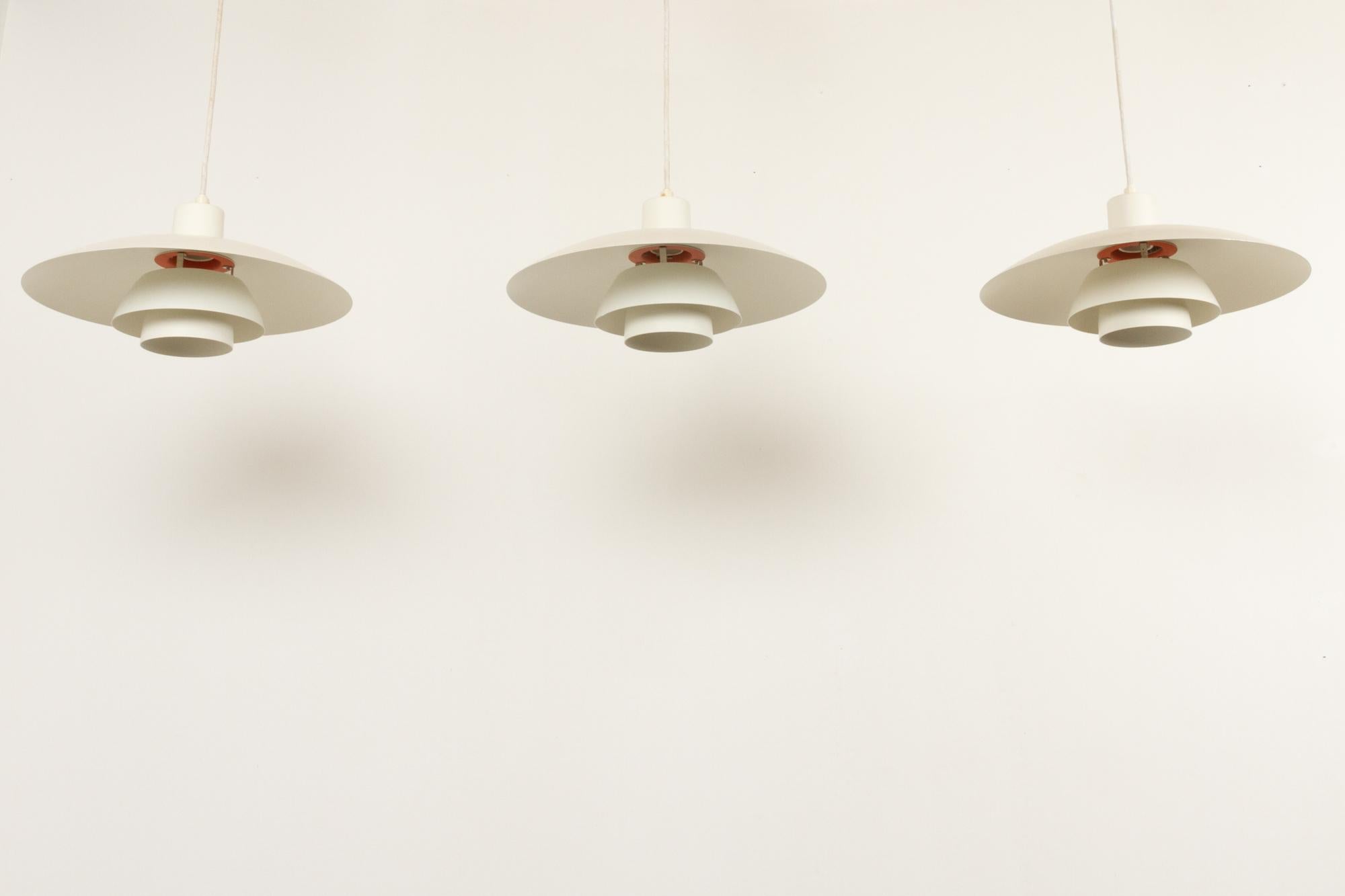 Vintage PH 4/3 Pendants by Poul Henningsen for Louis Poulsen 1970s, Set of 3 In Good Condition In Asaa, DK
