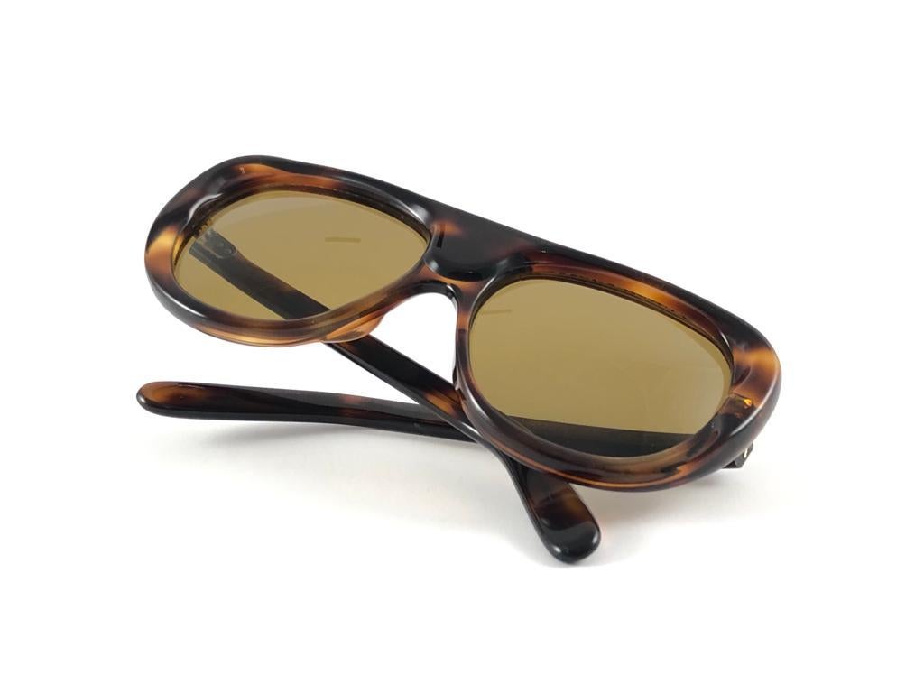 Vintage Philippe Chevallier Robust Dark Tortoise Frame 1970S France Sunglasses For Sale 5