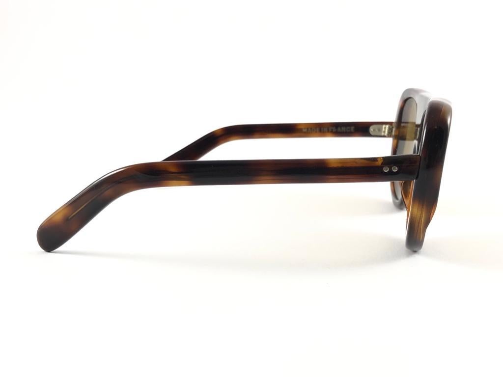 Vintage Philippe Chevallier Robust Dark Tortoise Frame 1970S France Sunglasses For Sale 3