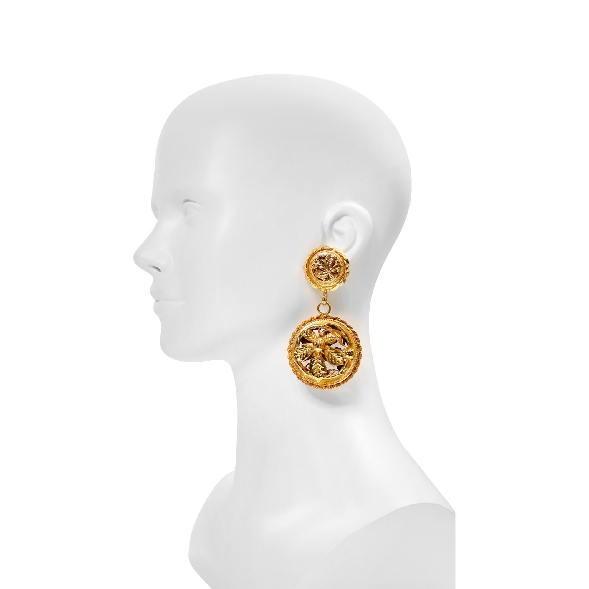 Orecchini pendenti in oro Philippe Ferrandis d'epoca, circa anni '80 In condizioni buone in vendita a New York, NY