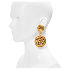 Pendientes colgantes vintage Philippe Ferrandis en tono dorado, hacia la década de 1980
