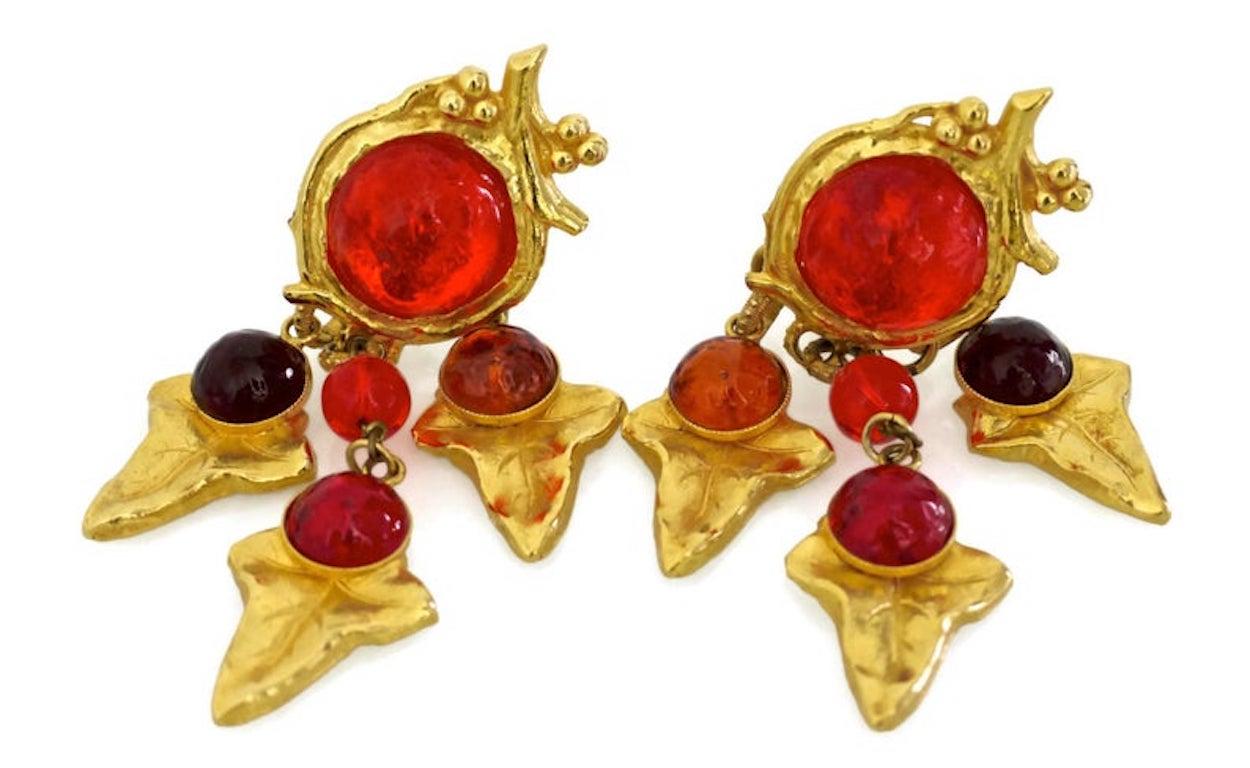 Vintage PHILIPPE FERRANDIS Poured Glass Grape Leaves Earrings In Excellent Condition In Kingersheim, Alsace