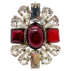 Anello da cocktail d'epoca con cristalli bianchi e rossi di Philippe Ferrandis del 1990