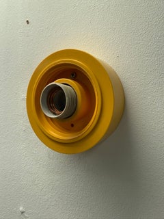 Vintage Philips Niederlande Perforierte Gelbe Wand- oder Deckenleuchte 1970er Jahre