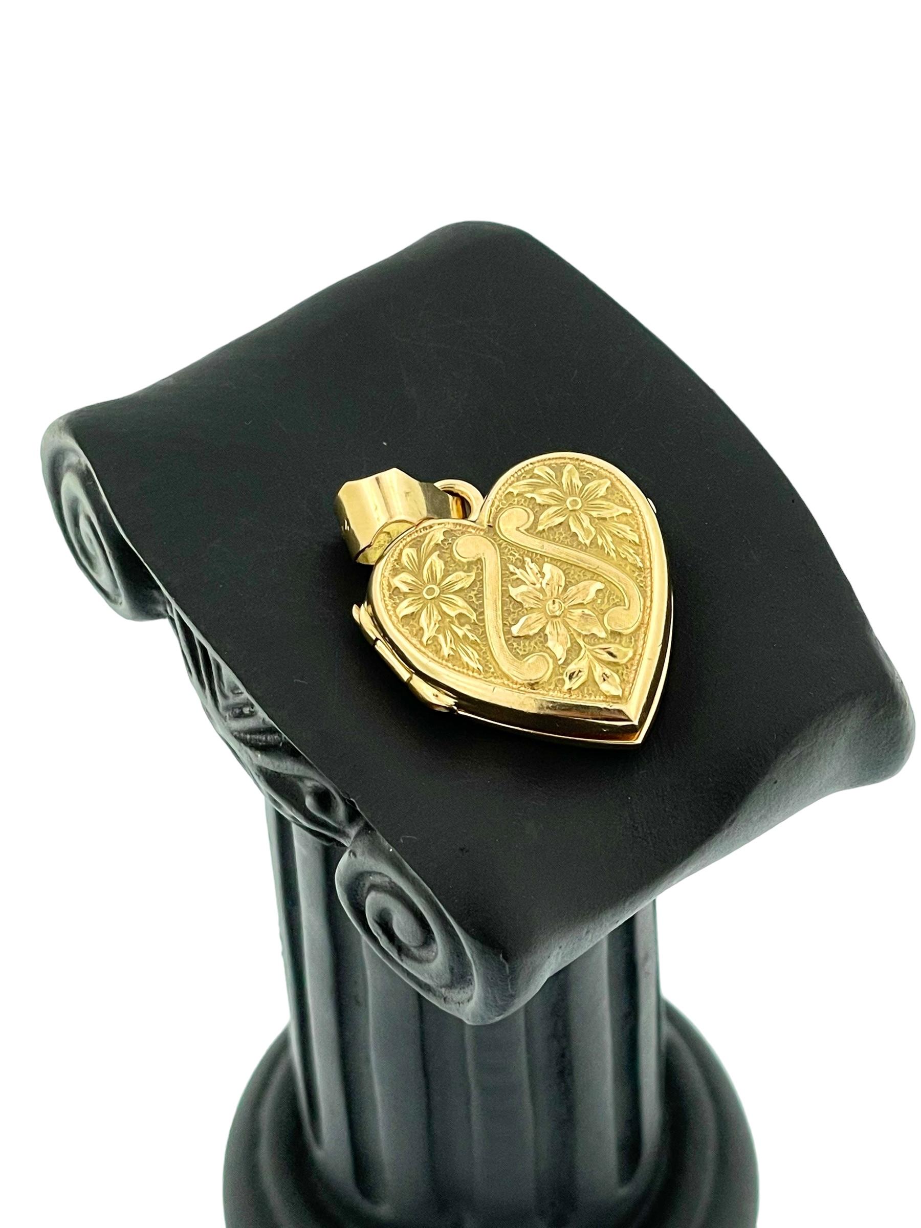 Vintage Photo Holder Heart Pendant 18 karat Yellow Gold In Good Condition For Sale In Esch sur Alzette, Esch-sur-Alzette