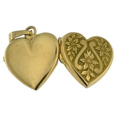 Vintage Photo Holder Heart Pendant 18 karat Yellow Gold