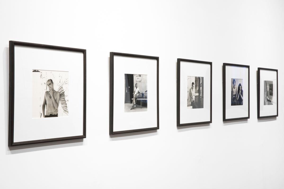 Original Vintage-Foto der amerikanischen Künstlerzwillinge Doug und Mike Starn in Boston, 1987, aufgenommen von Jeannette Montgomery Barron. Vintage-Silbergelatineabzug. Gerahmt.

Bild: 9 × 9 Zoll 
Papier: 14 × 11 Zoll
Rahmen: 17,75 × 17,75 Zoll