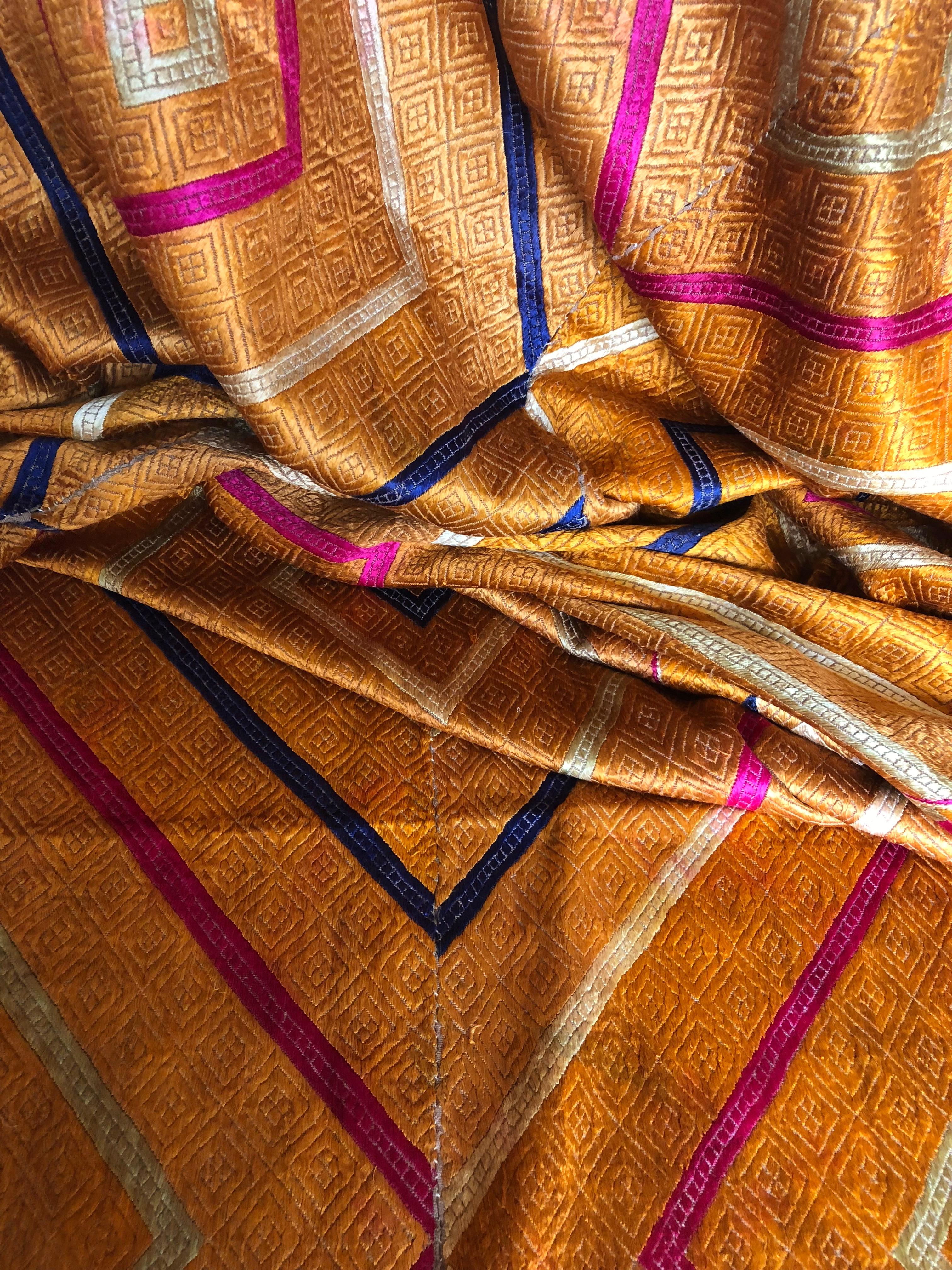 Vintage Phulkari Bagh Silk Embroidered Wedding Shawl from Punjab, India For Sale 3