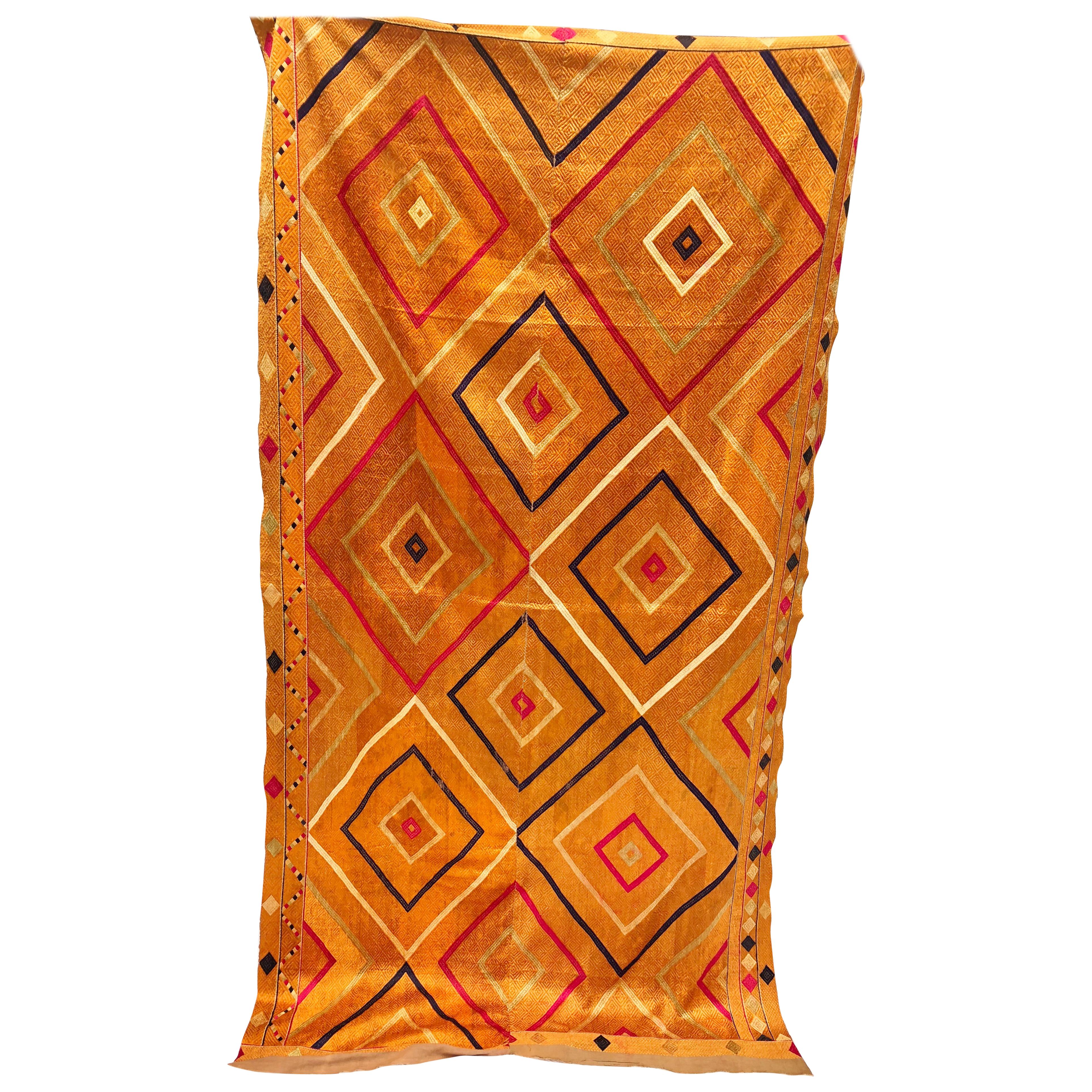 Vintage Phulkari Bagh Silk Embroidered Wedding Shawl from Punjab, India For Sale