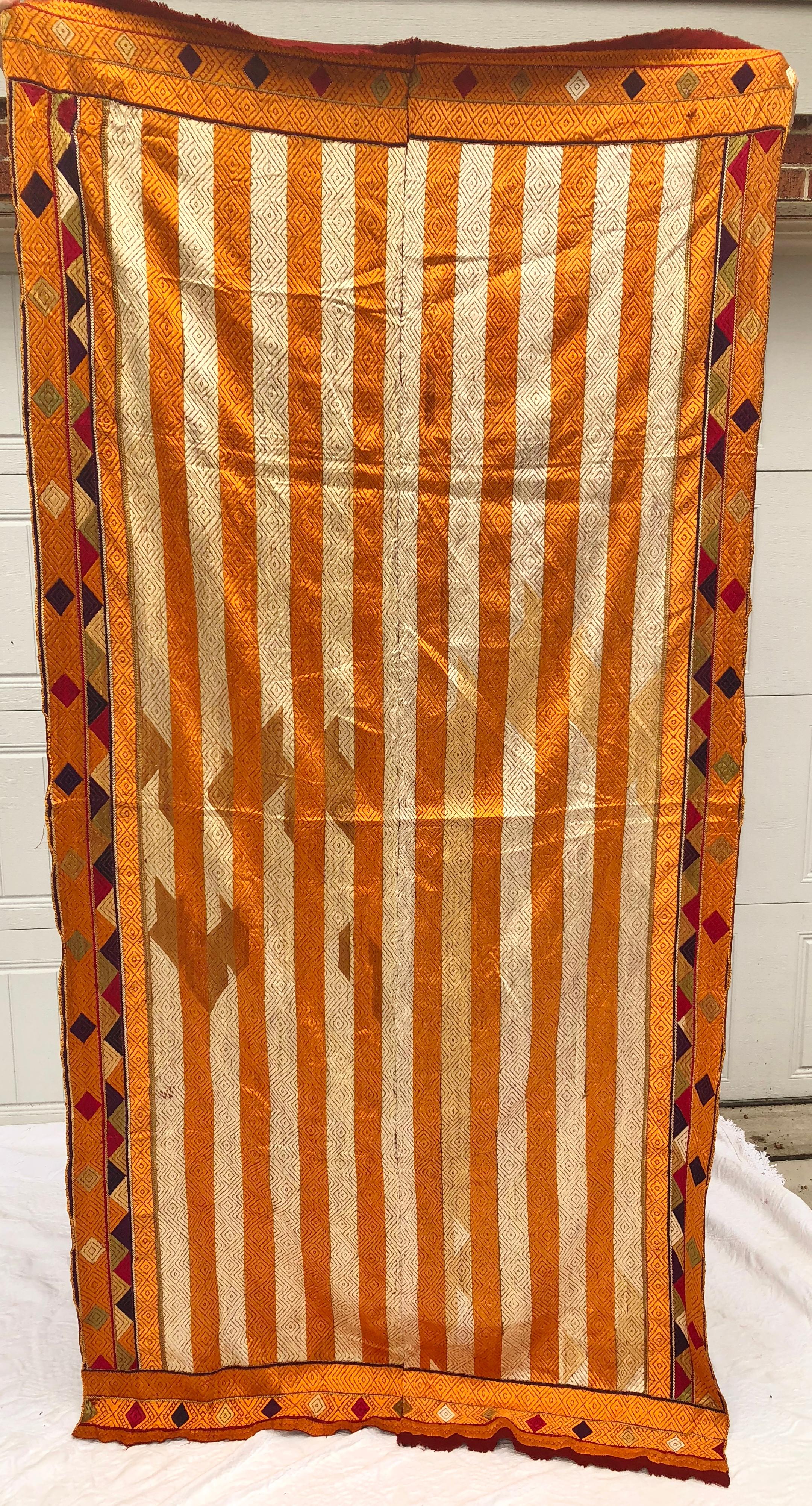 20th Century Vintage Phulkari Bagh Wedding Shawl with Silk Embroidery from Punjab, India