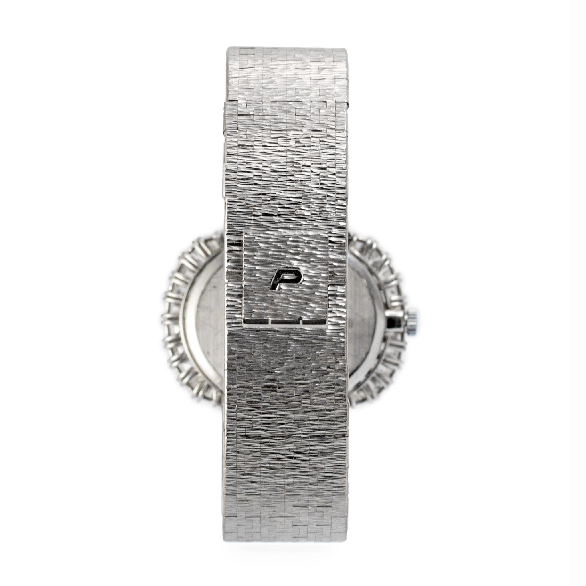 Women's Vintage Piaget Horizonal Oval 34M 98323A6 White Gold Baguette Diamond Onyx Watch For Sale