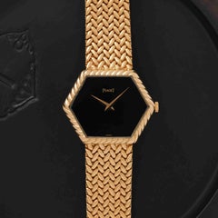 Vintage Piaget Model 9559 Hexagon 18 Karat Yellow Gold Onyx Watch
