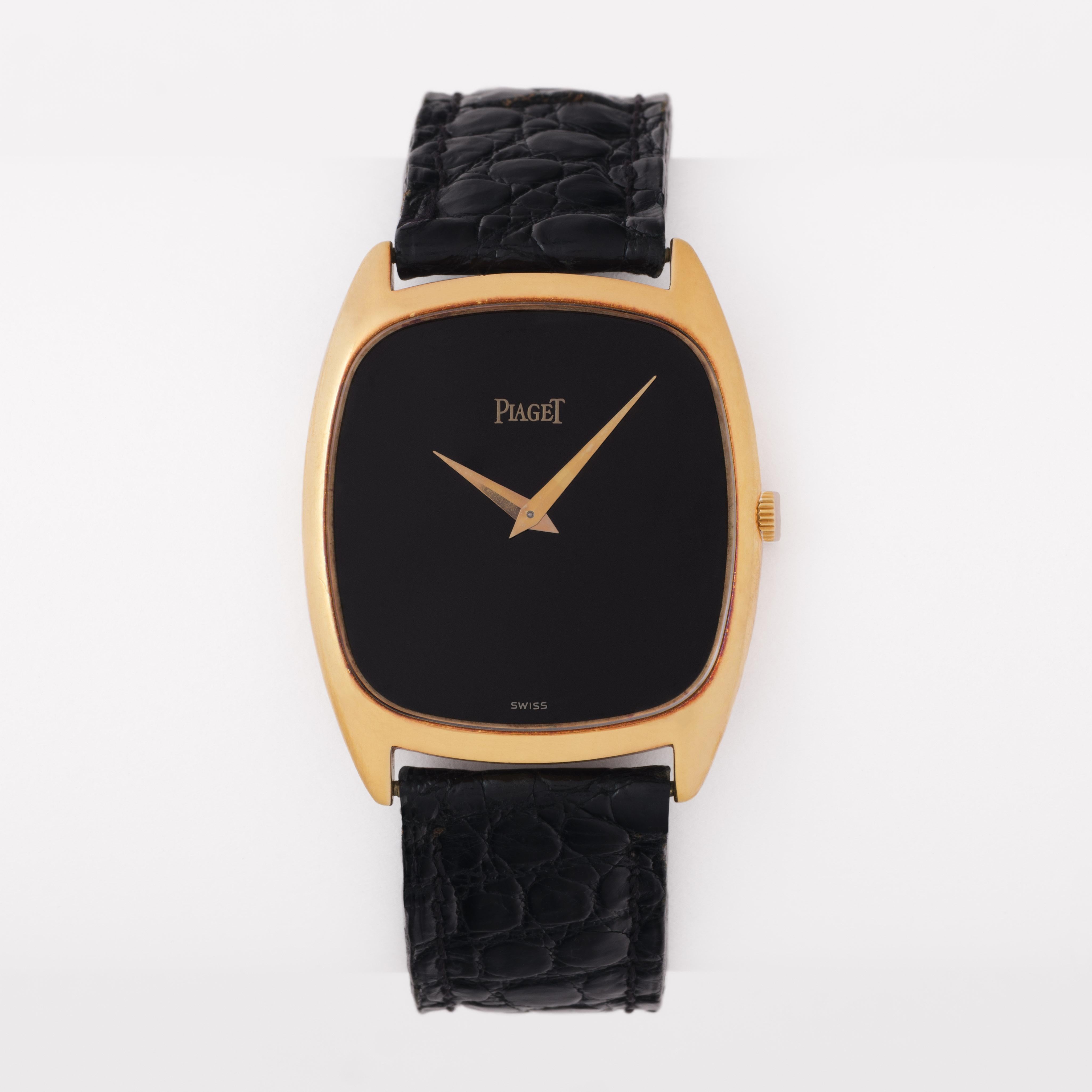 Modernist Vintage Piaget Model 9591 Emperador 18 Karat Yellow Gold 29mm Onyx Dial For Sale