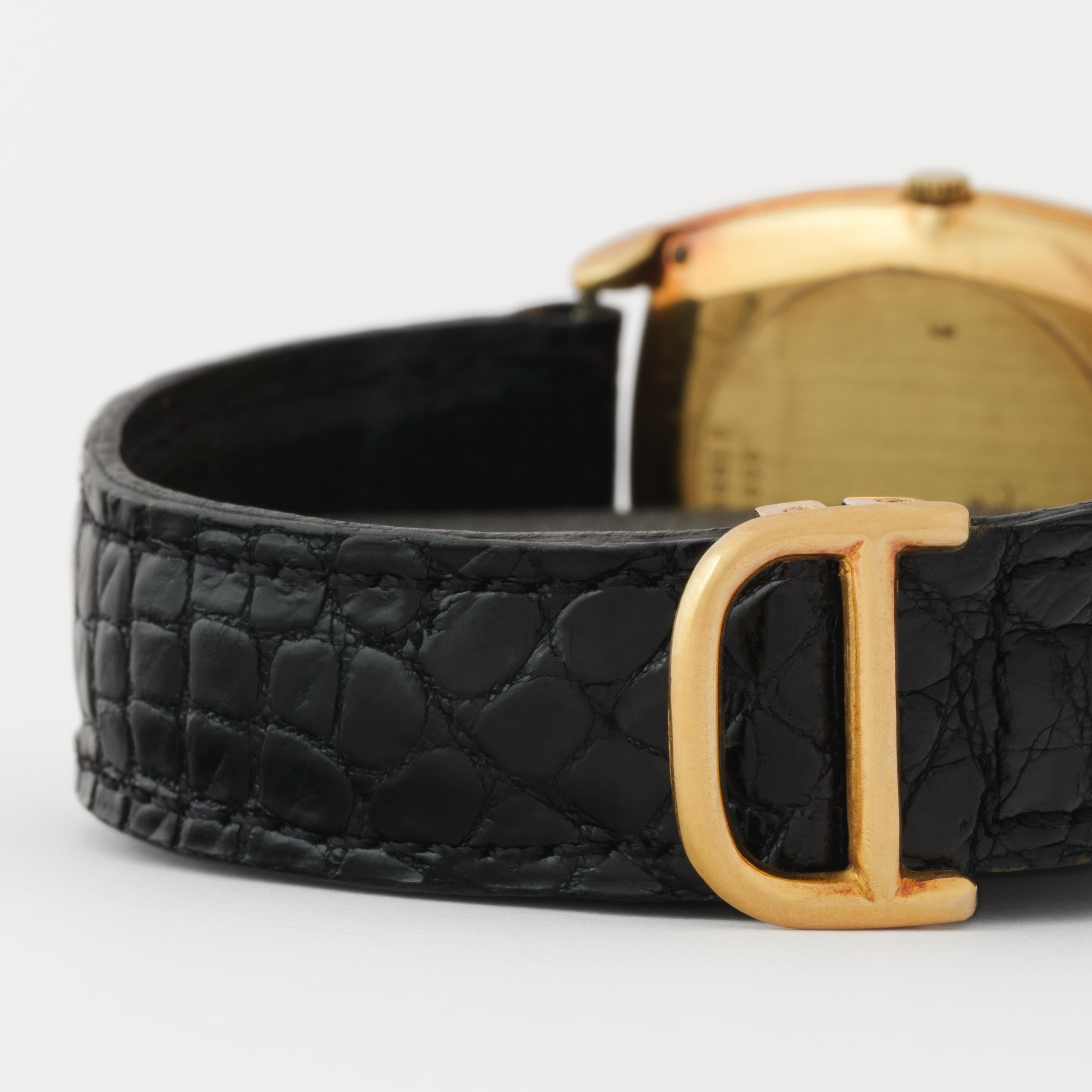 Vintage Piaget Model 9591 Emperador 18 Karat Yellow Gold 29mm Onyx Dial For Sale 1