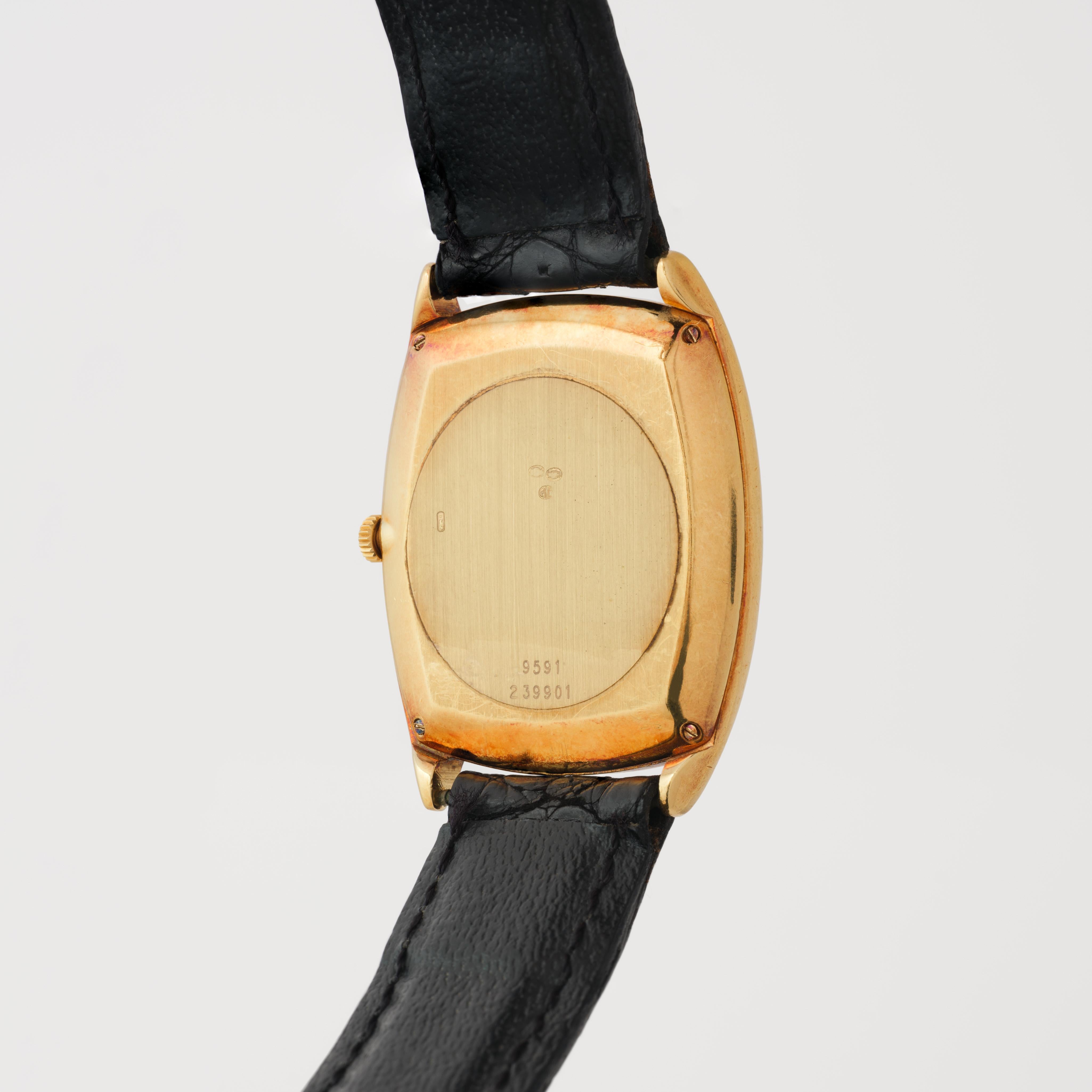 Vintage Piaget Model 9591 Emperador 18 Karat Yellow Gold 29mm Onyx Dial For Sale 2
