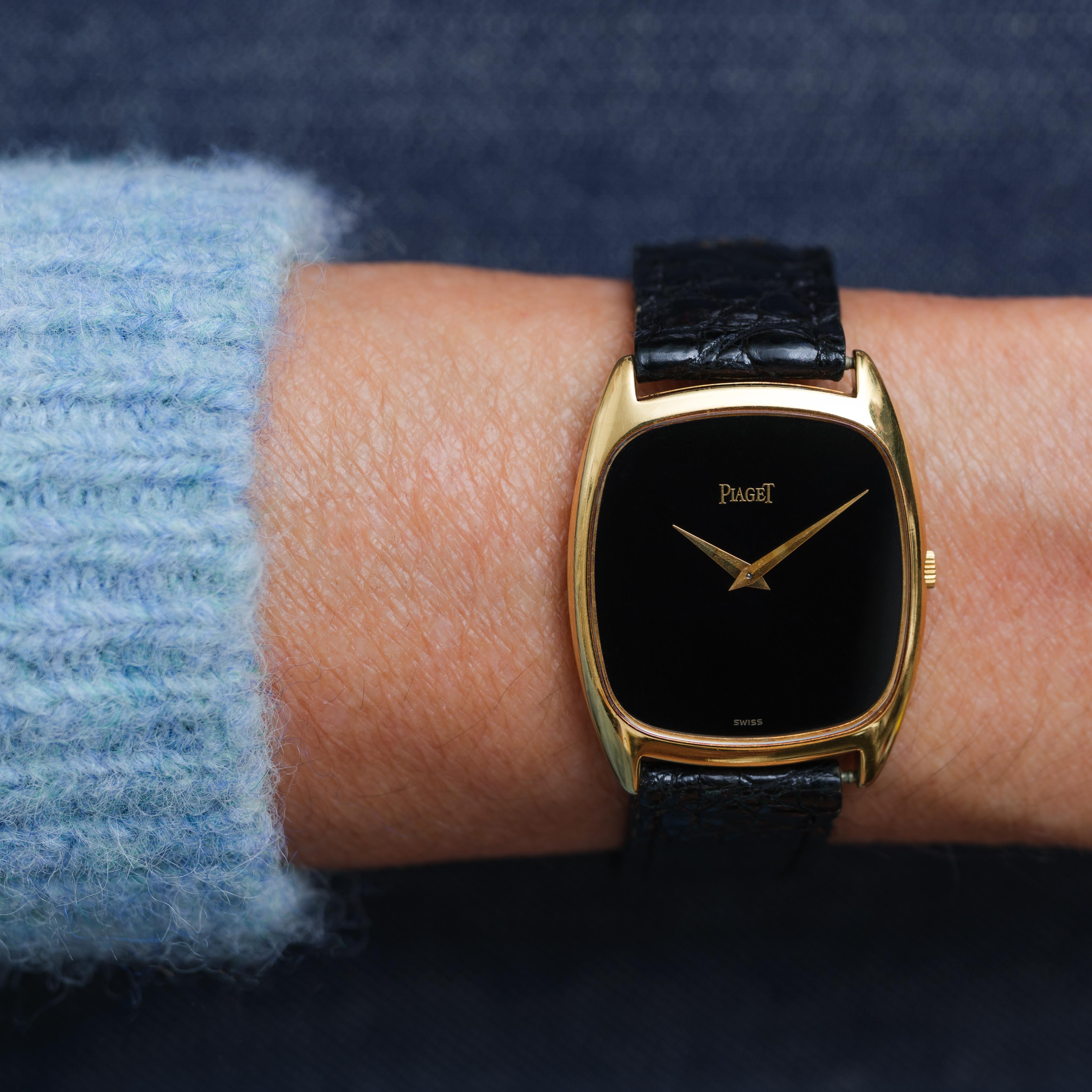 Vintage Piaget Model 9591 Emperador 18 Karat Yellow Gold 29mm Onyx Dial For Sale 3