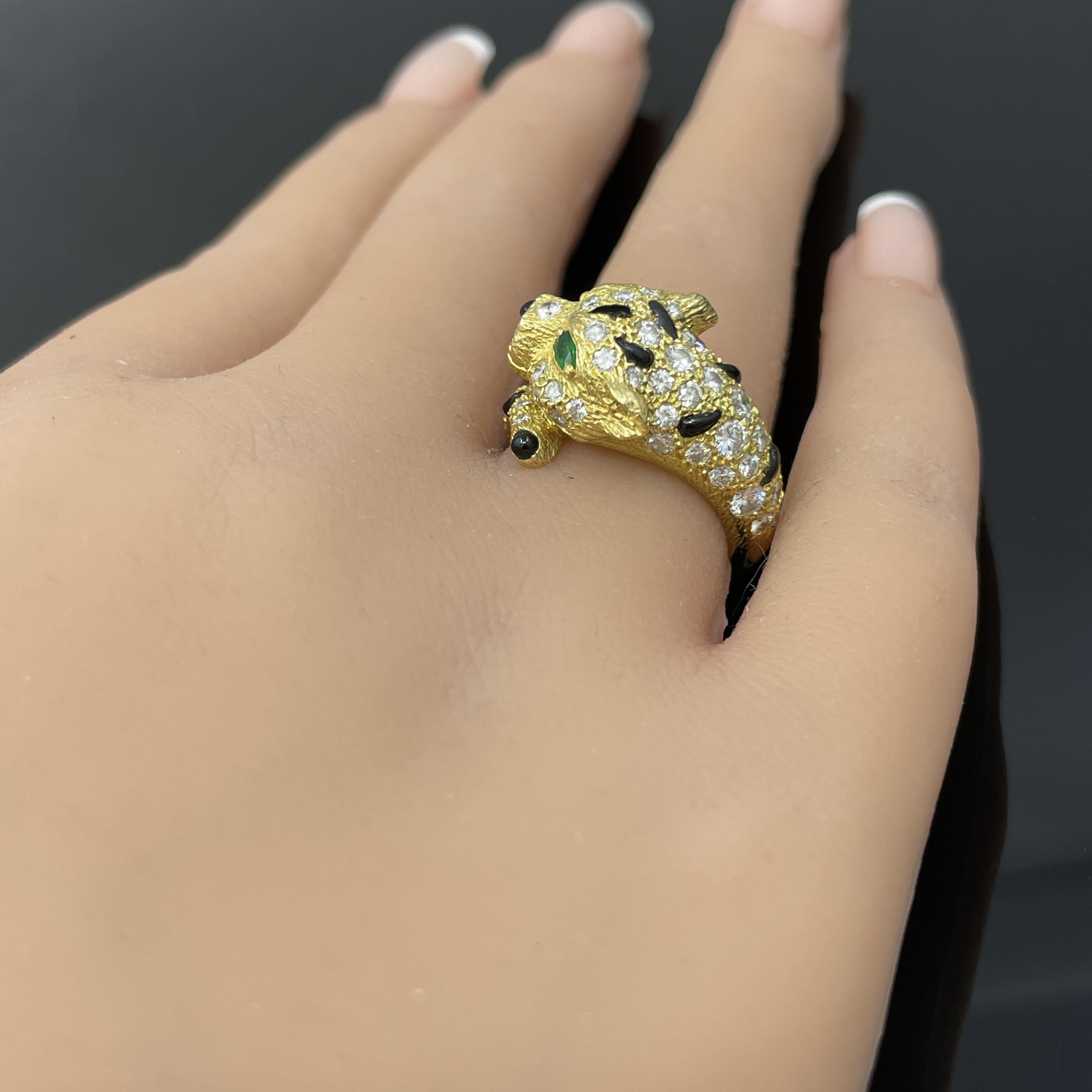 Vintage Piaget Panther Ring Diamond Onyx & Emerald 18k Yellow Gold - French For Sale 5