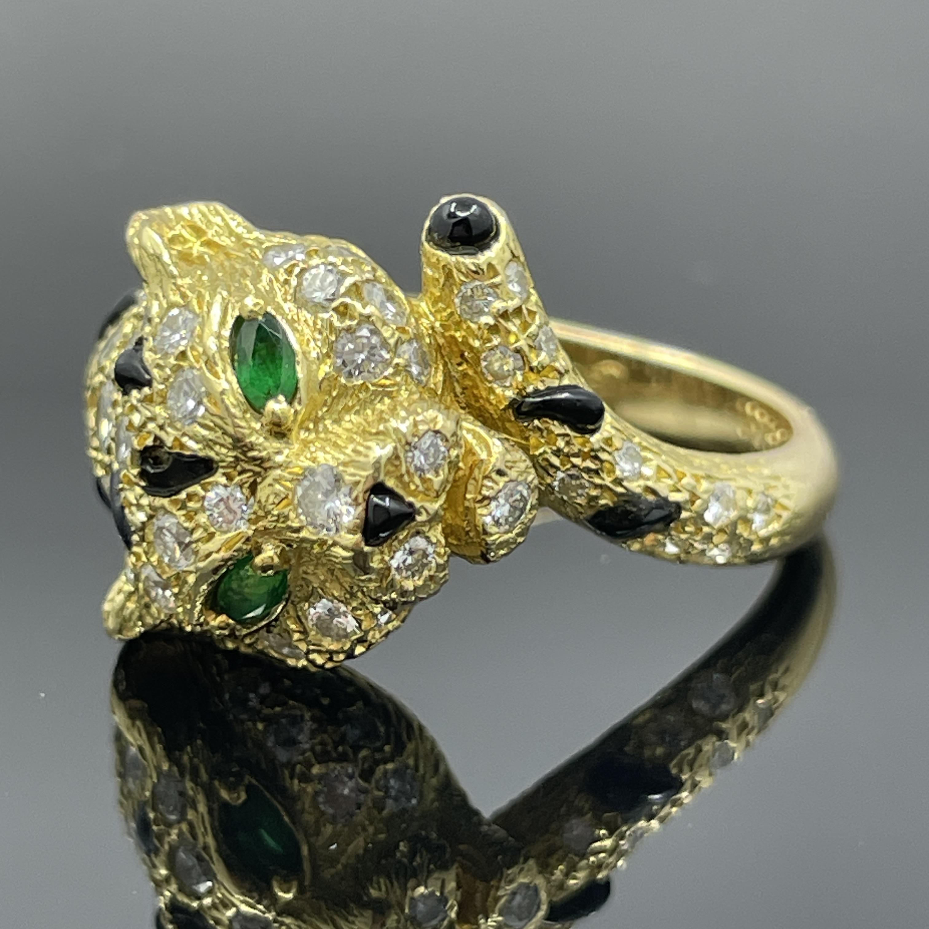 Vintage Piaget Panther Ring Diamond Onyx & Emerald 18k Yellow Gold - French In Good Condition For Sale In Orlando, FL