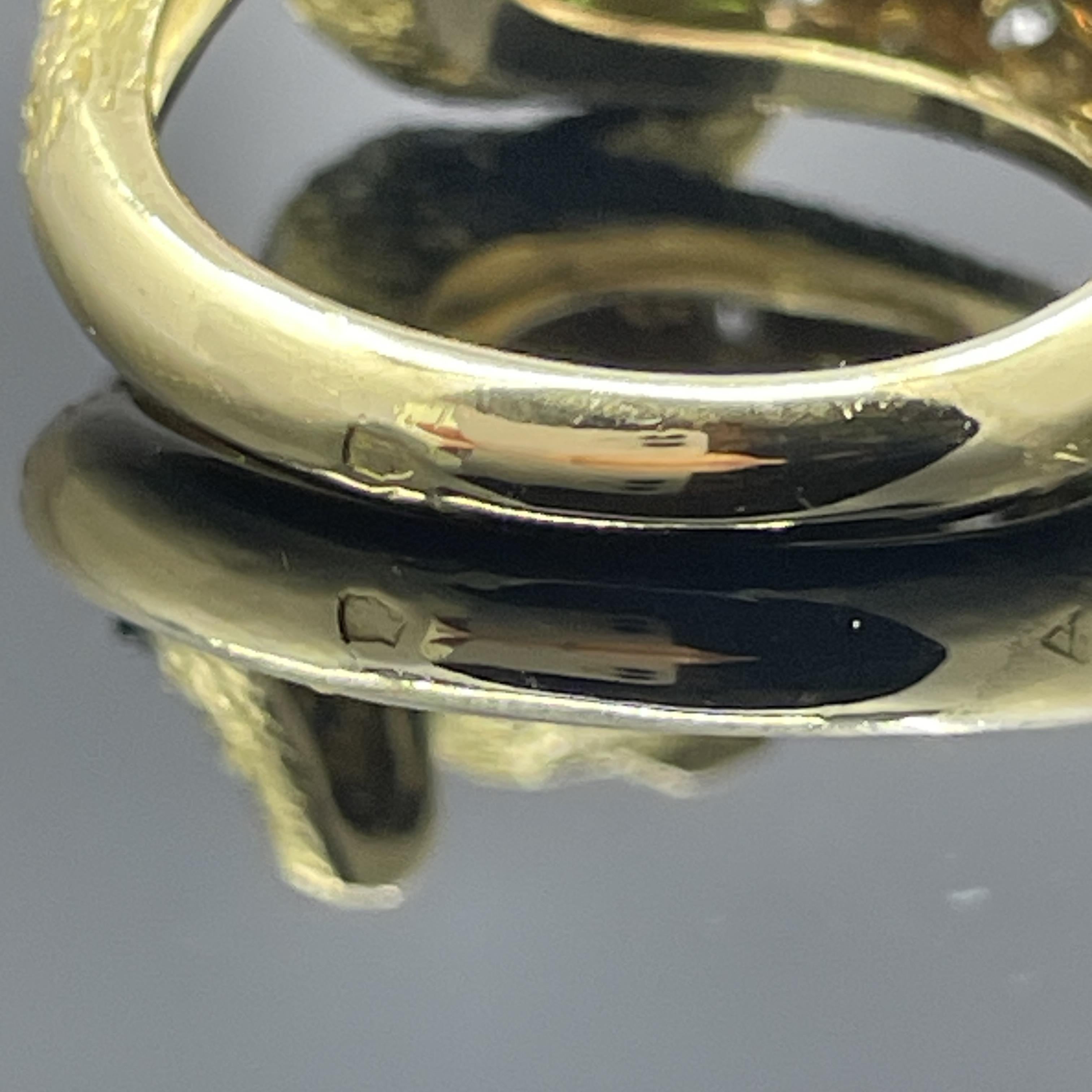 Vintage Piaget Panther Ring Diamond Onyx & Emerald 18k Yellow Gold - French For Sale 2