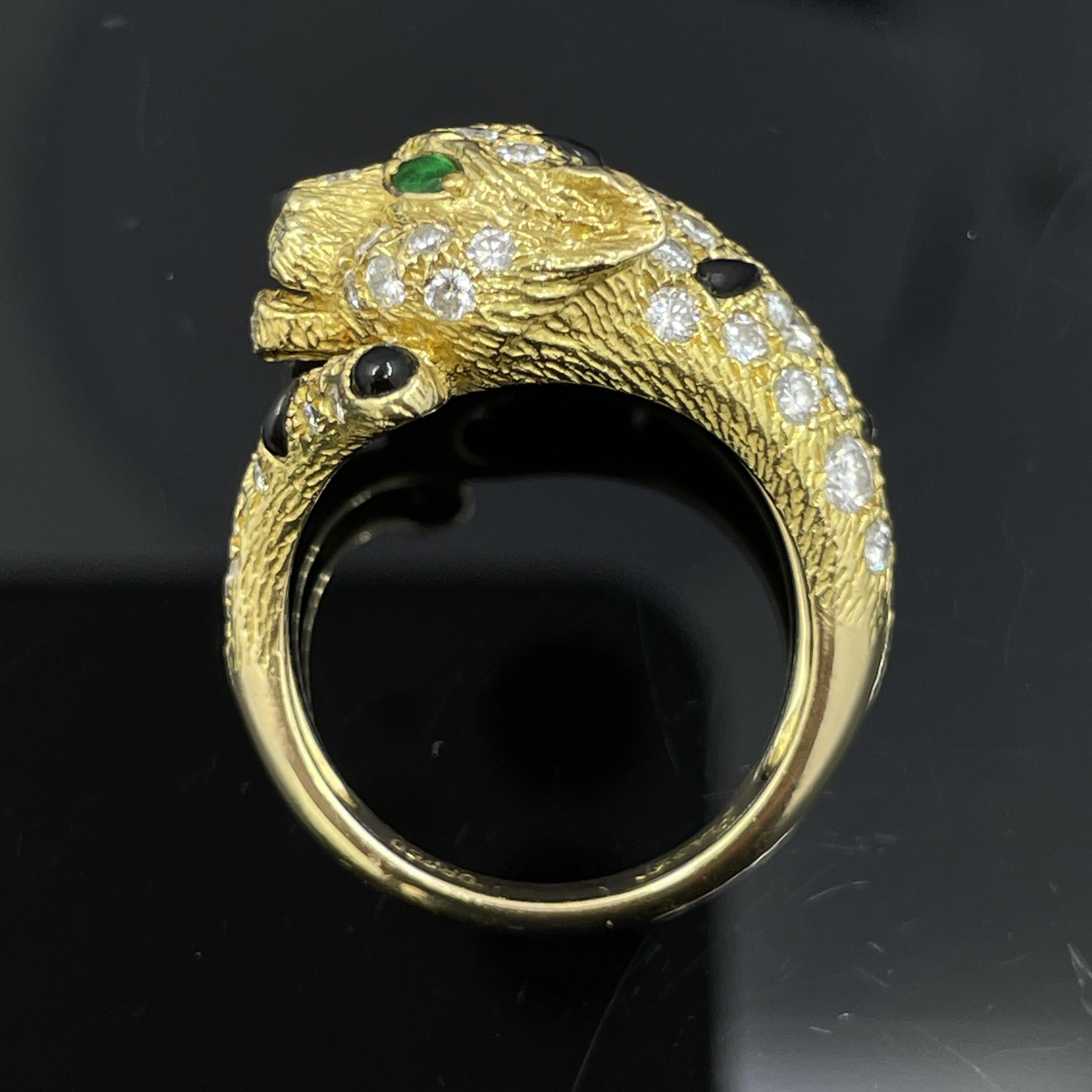 Vintage Piaget Panther Ring Diamond Onyx & Emerald 18k Yellow Gold - French For Sale 3